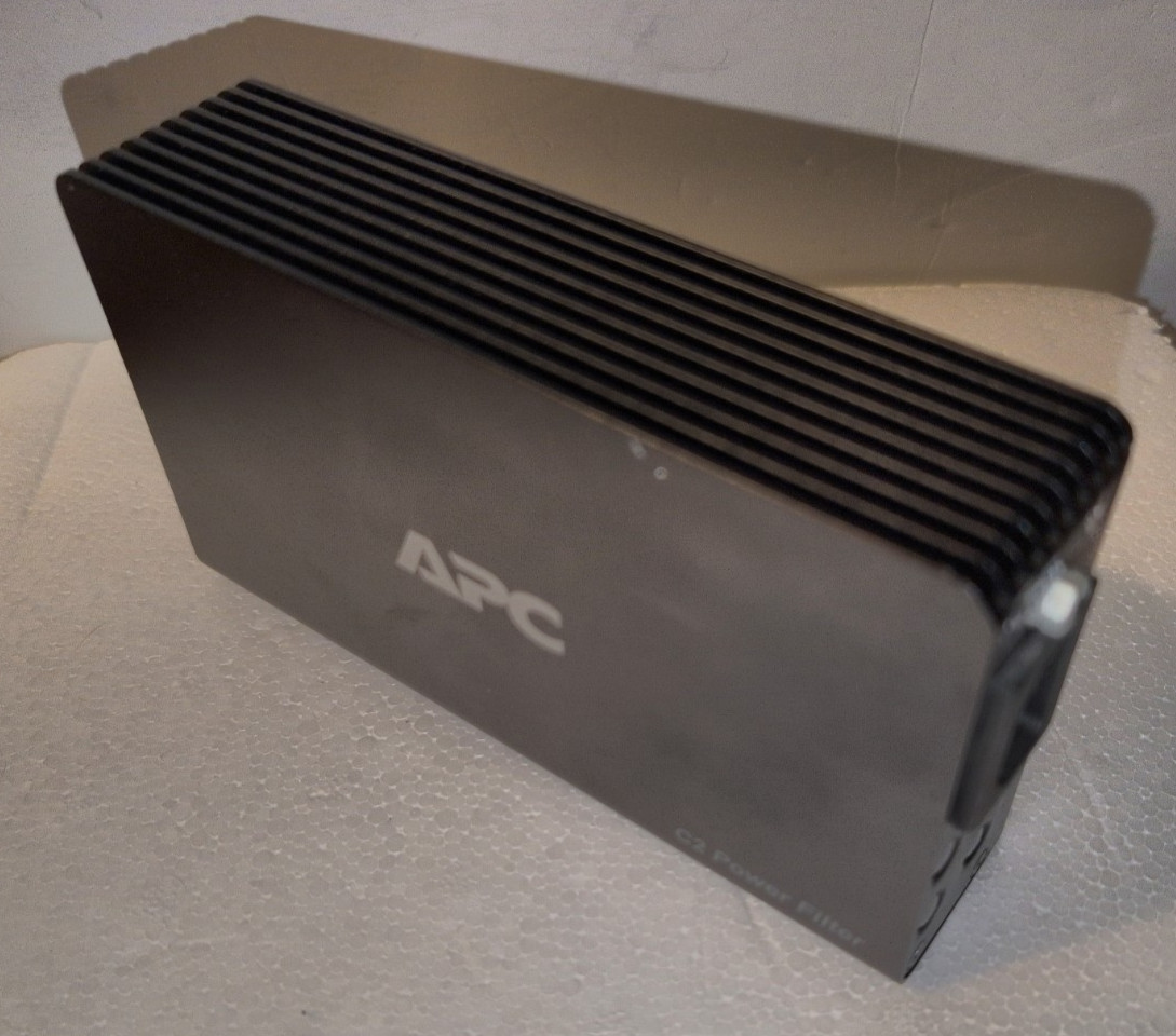APC C2 power filter with 2 AC/V type outlets 120V 12A/Tested Working