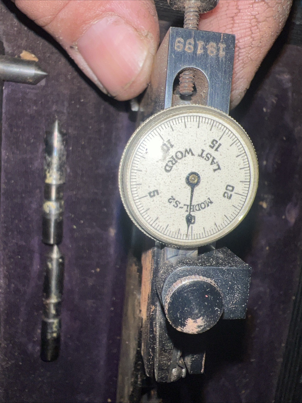 Tinius Olsen Strain Gage Caliper Model S-2 English