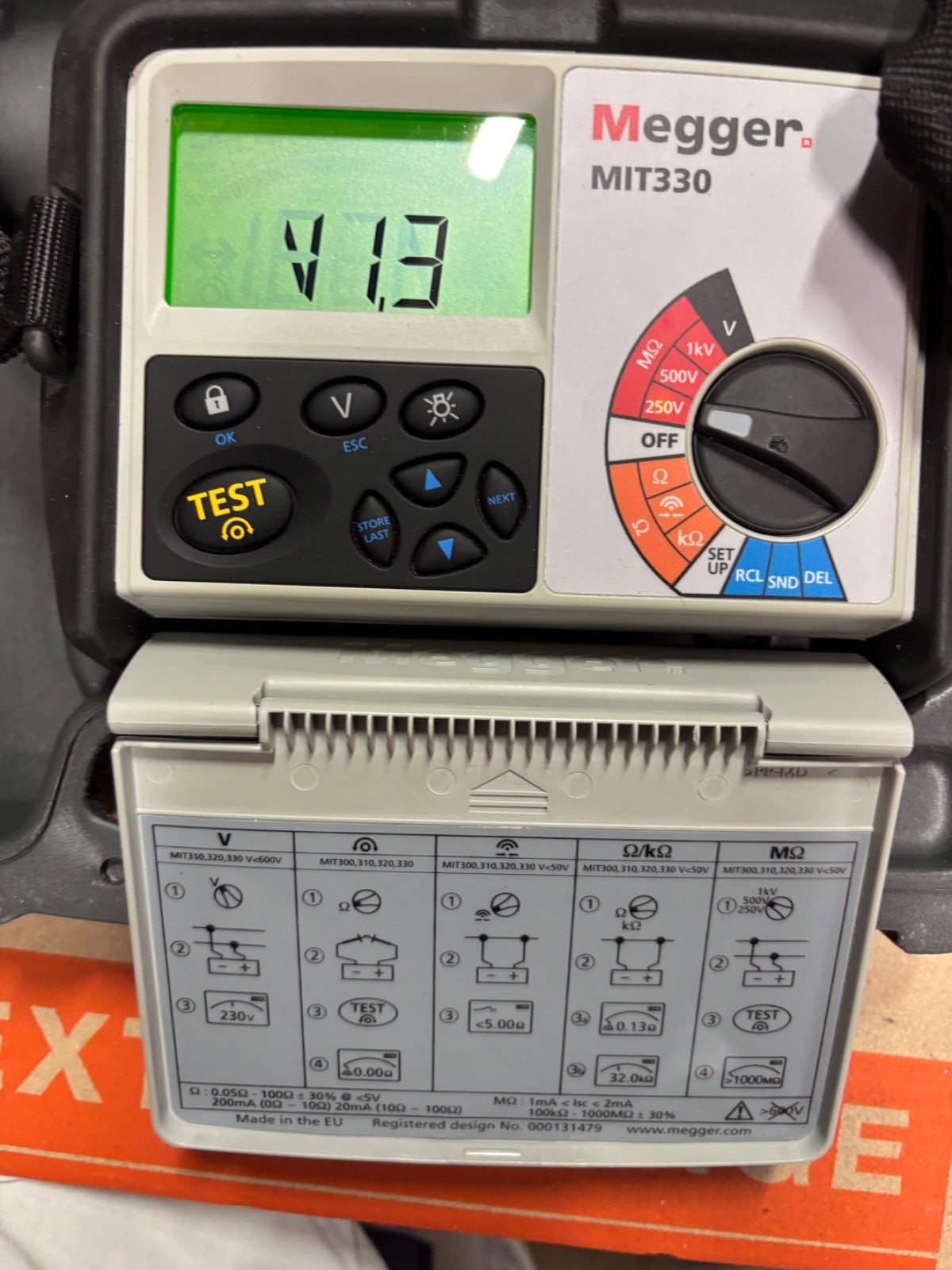 Megger MIT330 – Analog/Digital Insulation Tester, 250/500/1000 V