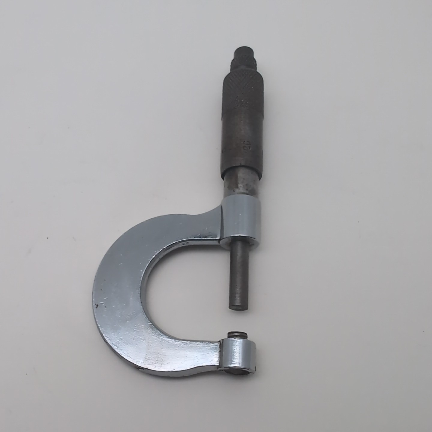 Vintage OUTSIDE MICROMETER 0-25mm Unbranded Nice 4.25″ S1