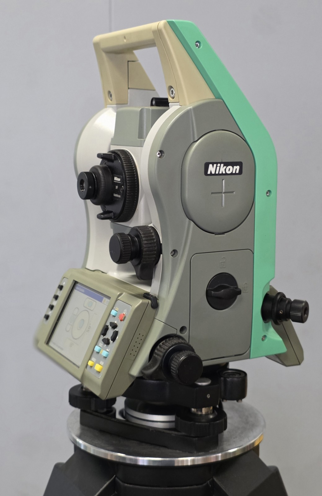 Nikon XF 3″ AutoFocus Reflectorless Survey Total Station w/ Survey Pro 6.4
