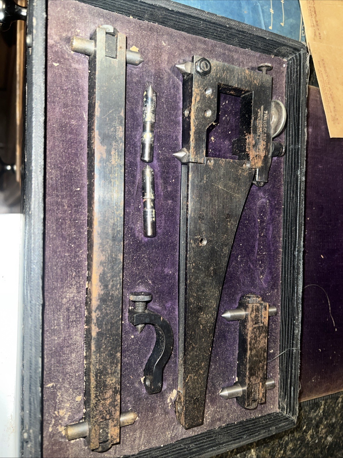 Tinius Olsen Strain Gage Caliper Model S-2 English
