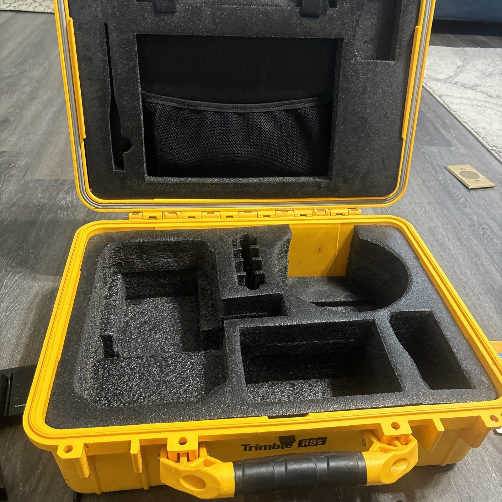 Trimble R8S GPS GNSS BeiDou Galileo RTK Rover Receiver w/ TSC3 Access