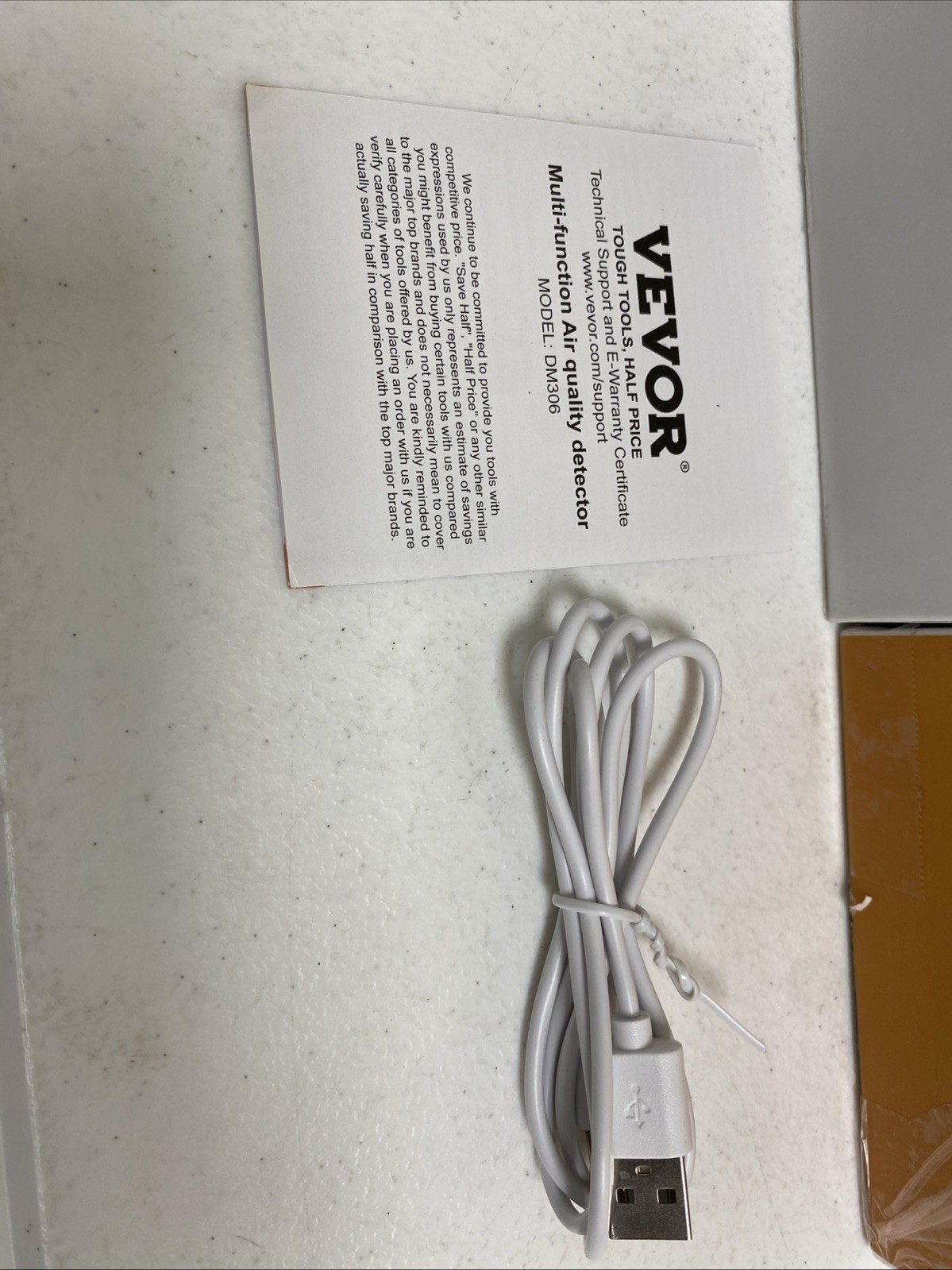 VEVOR Mini Air Quality Monitor 8-In-1 W/ 4.1″ HD Display & Rechargeable Battery