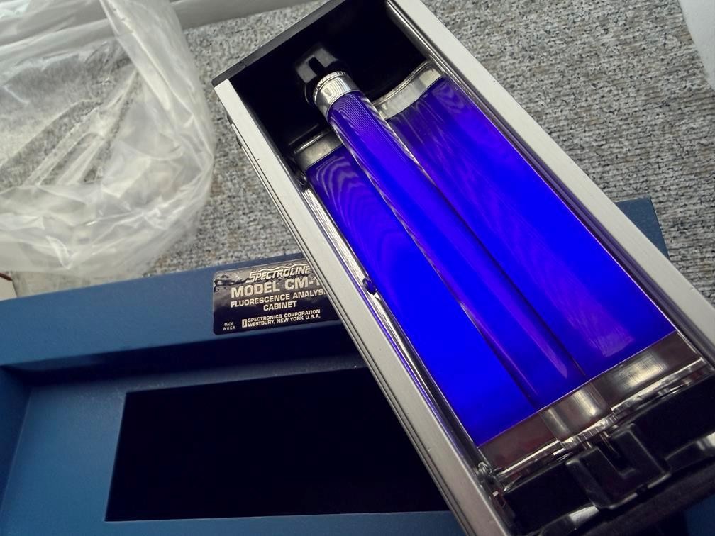 SpectroLine CM-10 Fluorescence Analysis Cabinet w EA-140 light – new in box!