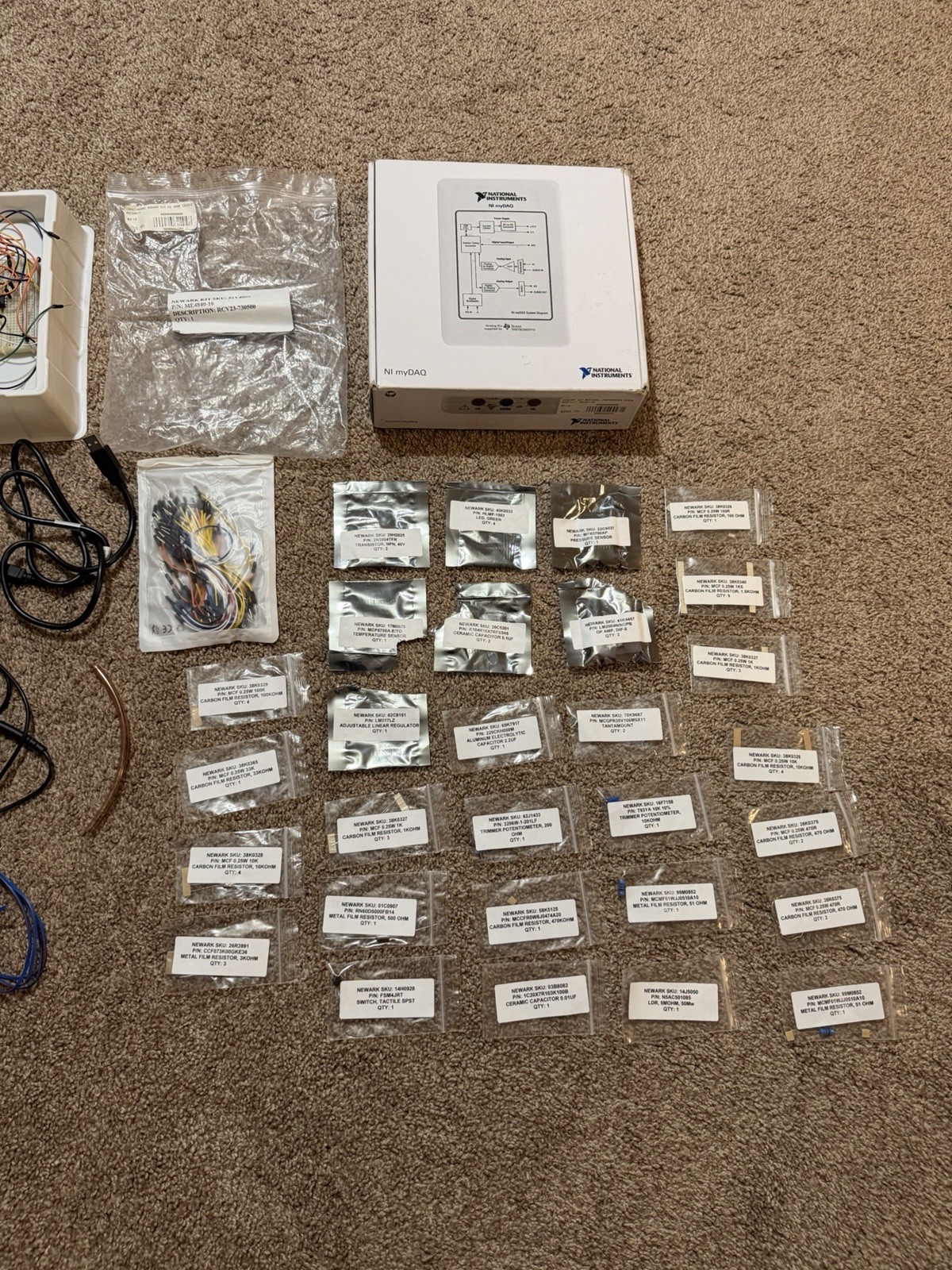 NI National Instruments USB myDAQ Kit + Probes for LabVIEW (Pre-owned)