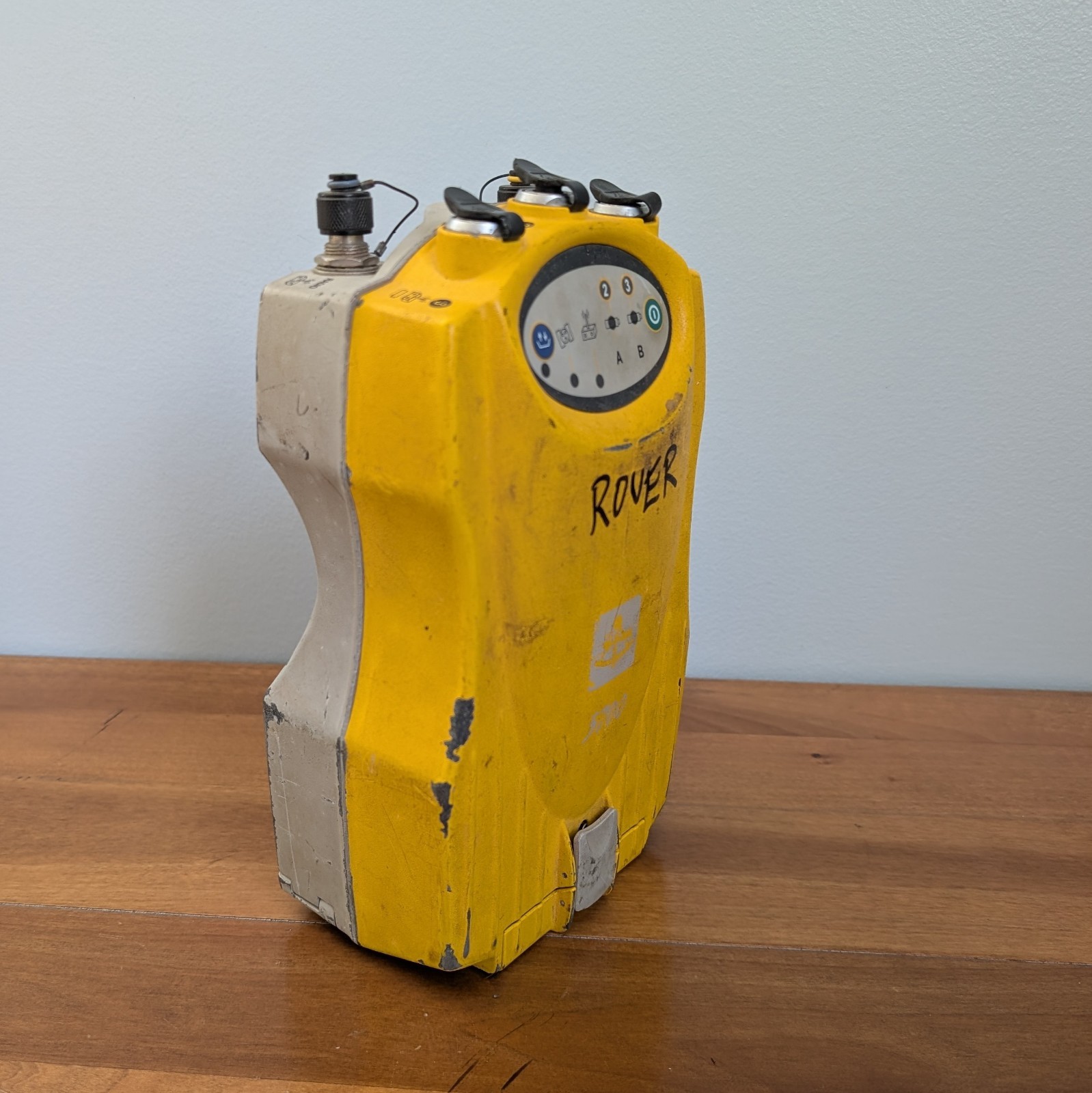 Trimble 5700 GPS GNSS Surveyor Receiver Internal UHF Radio 450-470 MHz RTK Rover