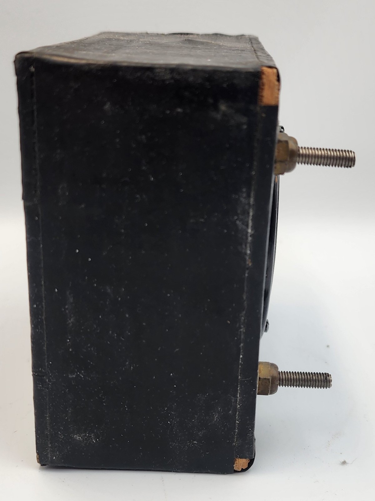 UNBRANDED ANALOG AMMETER MOUNTED IN BOX. (UNTESTED)
