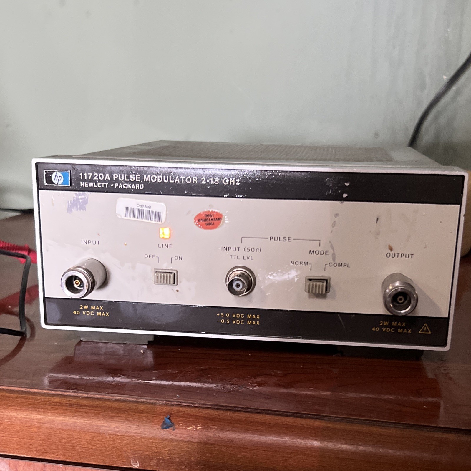 Hewlett-Packard 11720A Pulse Modulator Signal Generator Type 2-18 GHz