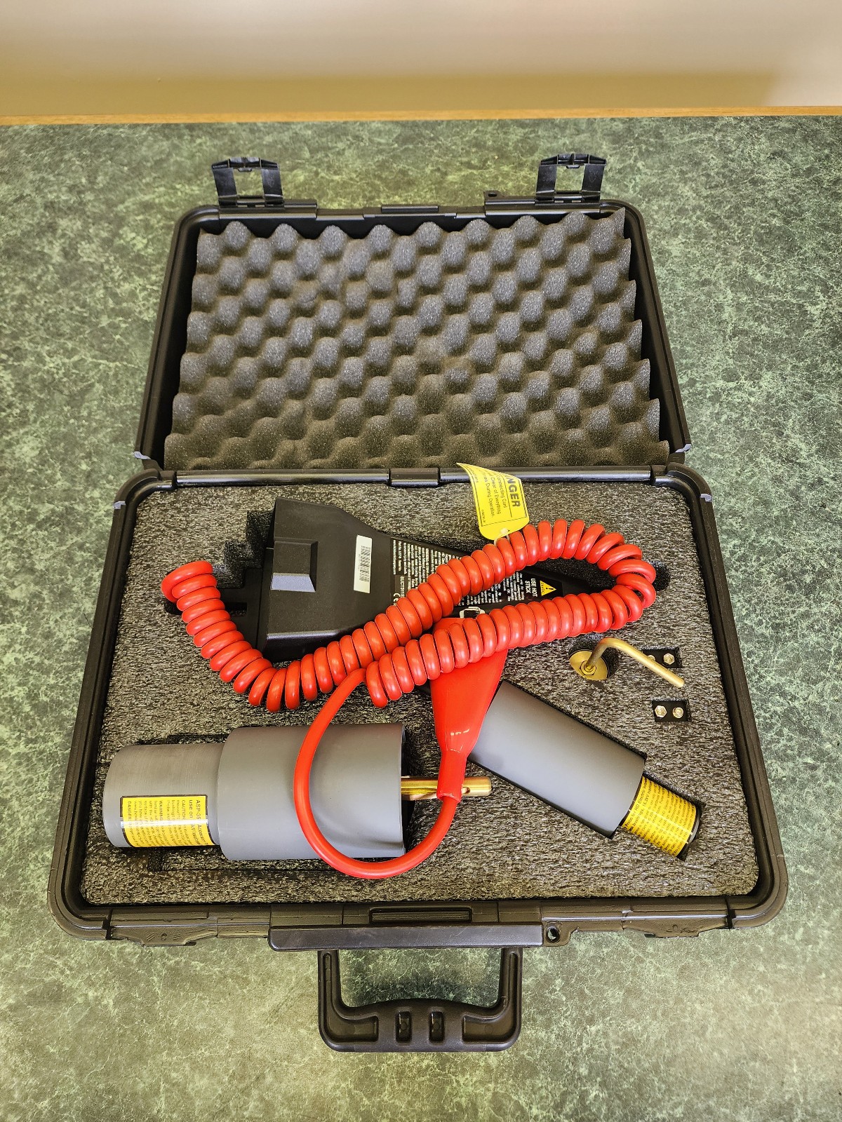 HD Electric Company HDE UCT-8 8kVDC Underground Cable Tester – USED