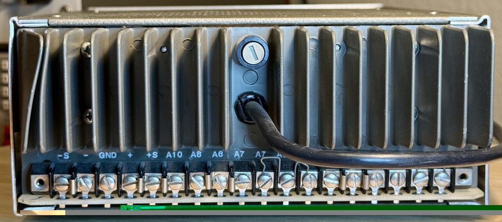 ⚡ Hewlett Packard 6205B Dual Output Linear DC Power Supply 40V .3A / 20V .6A