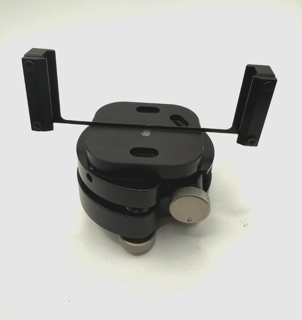 Newport 9411 Kinematic Cube/Prism Mount and a Rectangular Mount