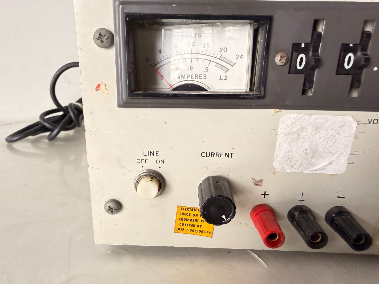Hewlett-Packard 6111A DC Power Supply, 0-20V, 0-1A (30)