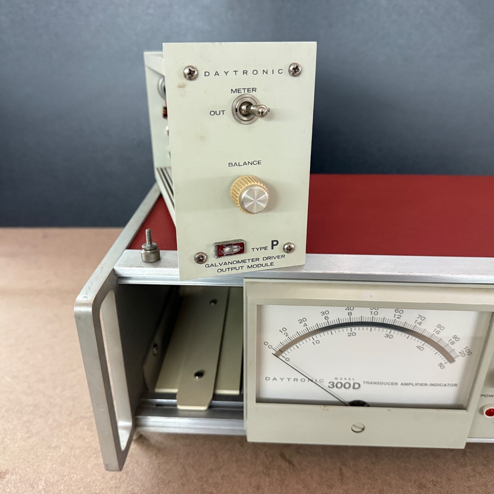 Daytronic 300D Transducer Amplifier System with Galvanometer and Strain Gage