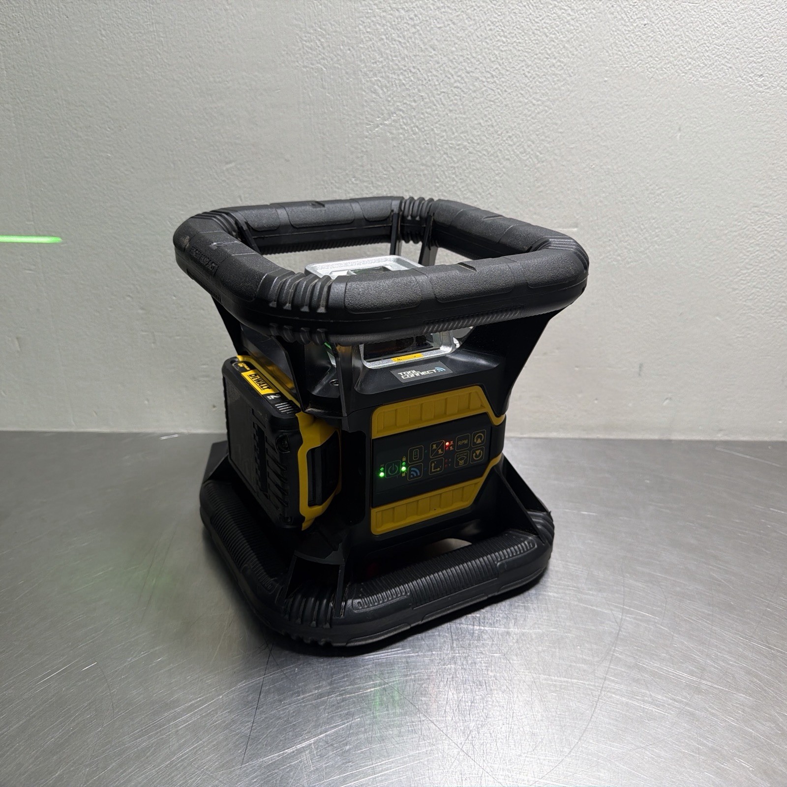 DEWALT DW080LGS 20V MAX Cordless Tool Connect Green Tough Rotary Laser Level Kit