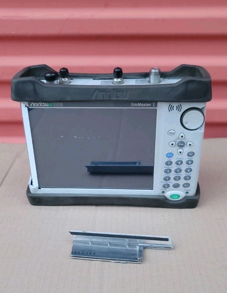 Anritsu S332E Cable and antenna analyzer Spectrum analyzer Touchscreen