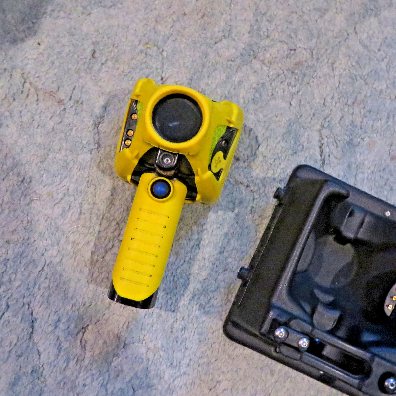 Scott x380 Handheld Thermal Imager w/truck charger 384×288 Hi Res. No battery