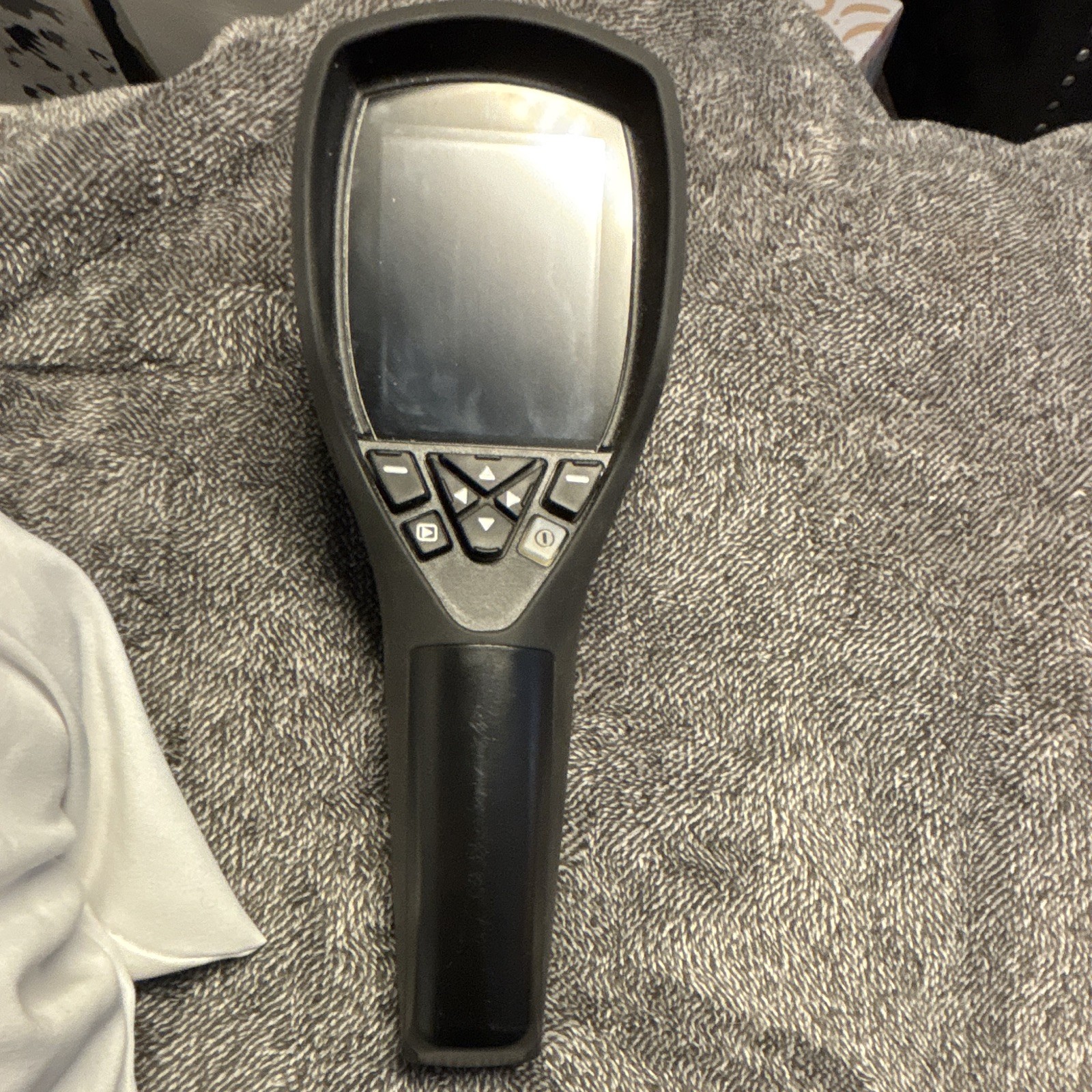 FLIR Handheld Thermal Imaging Infrared Camera with microSD Adapter