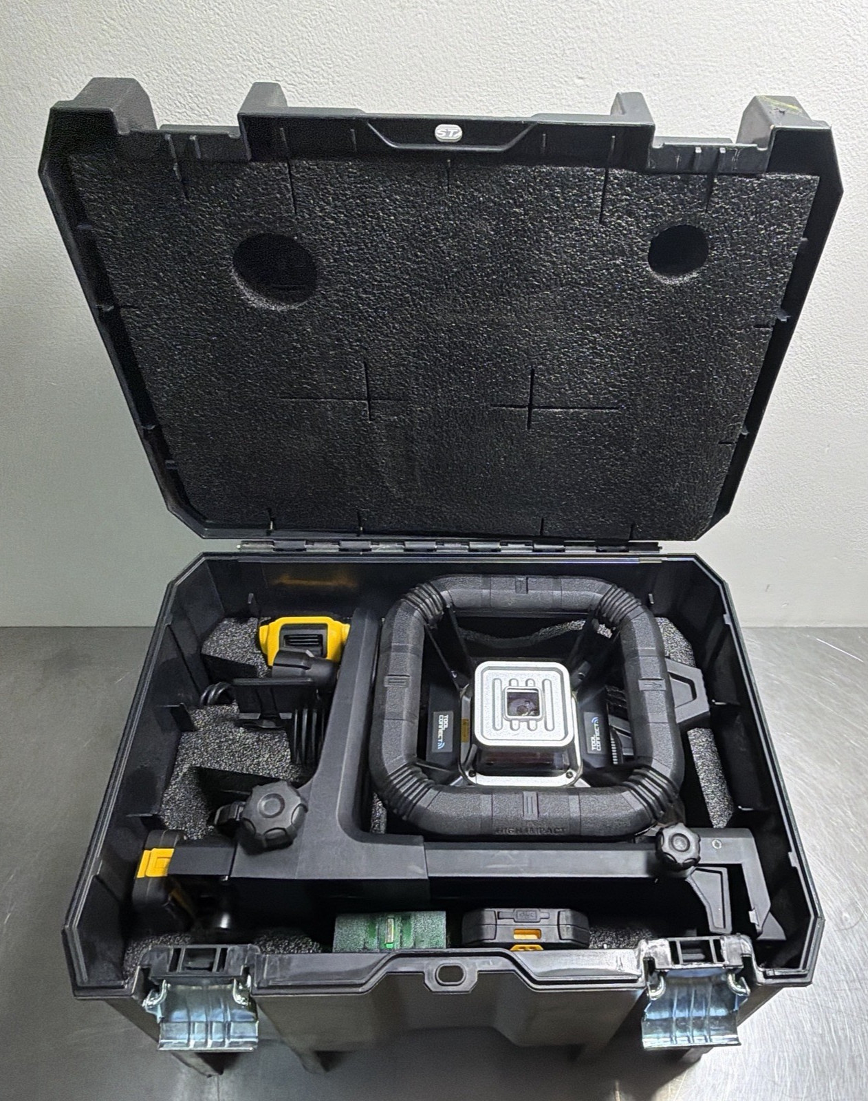 DEWALT DW080LGS 20V MAX Cordless Tool Connect Green Tough Rotary Laser Level Kit