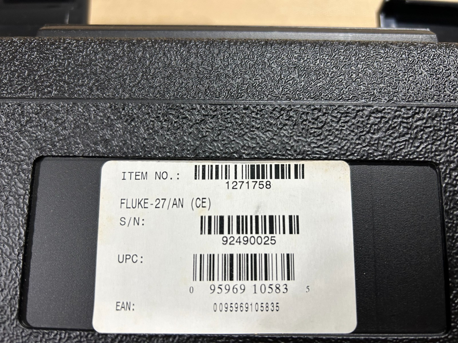 BRAND NEW Fluke 27 Rugged Digital Handheld Multimeter 3200-count