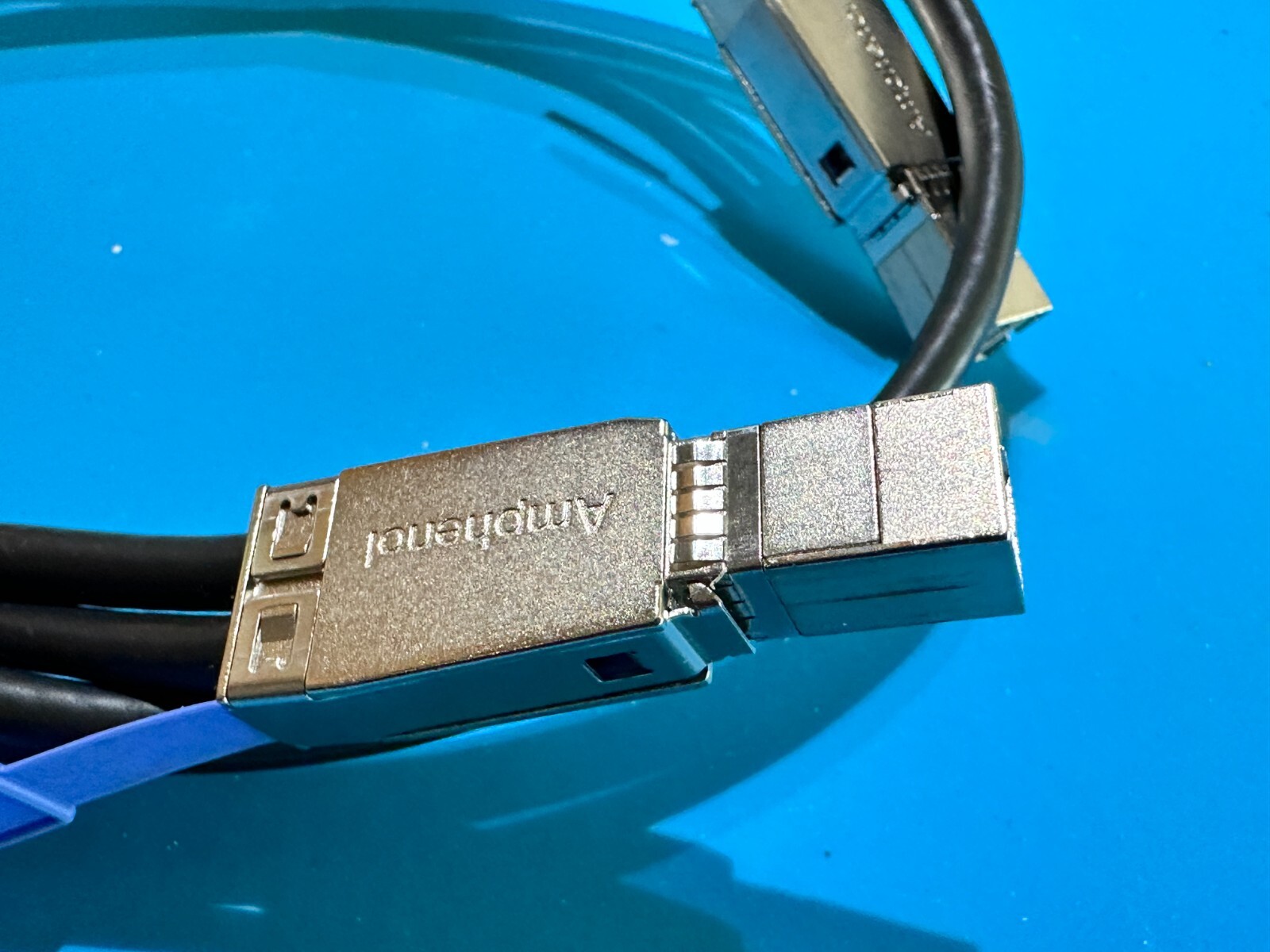 Amphenol 601760004 12 Gb HD Mini-SAS Cable Assembly, 28 AWG, 1 meter, passive