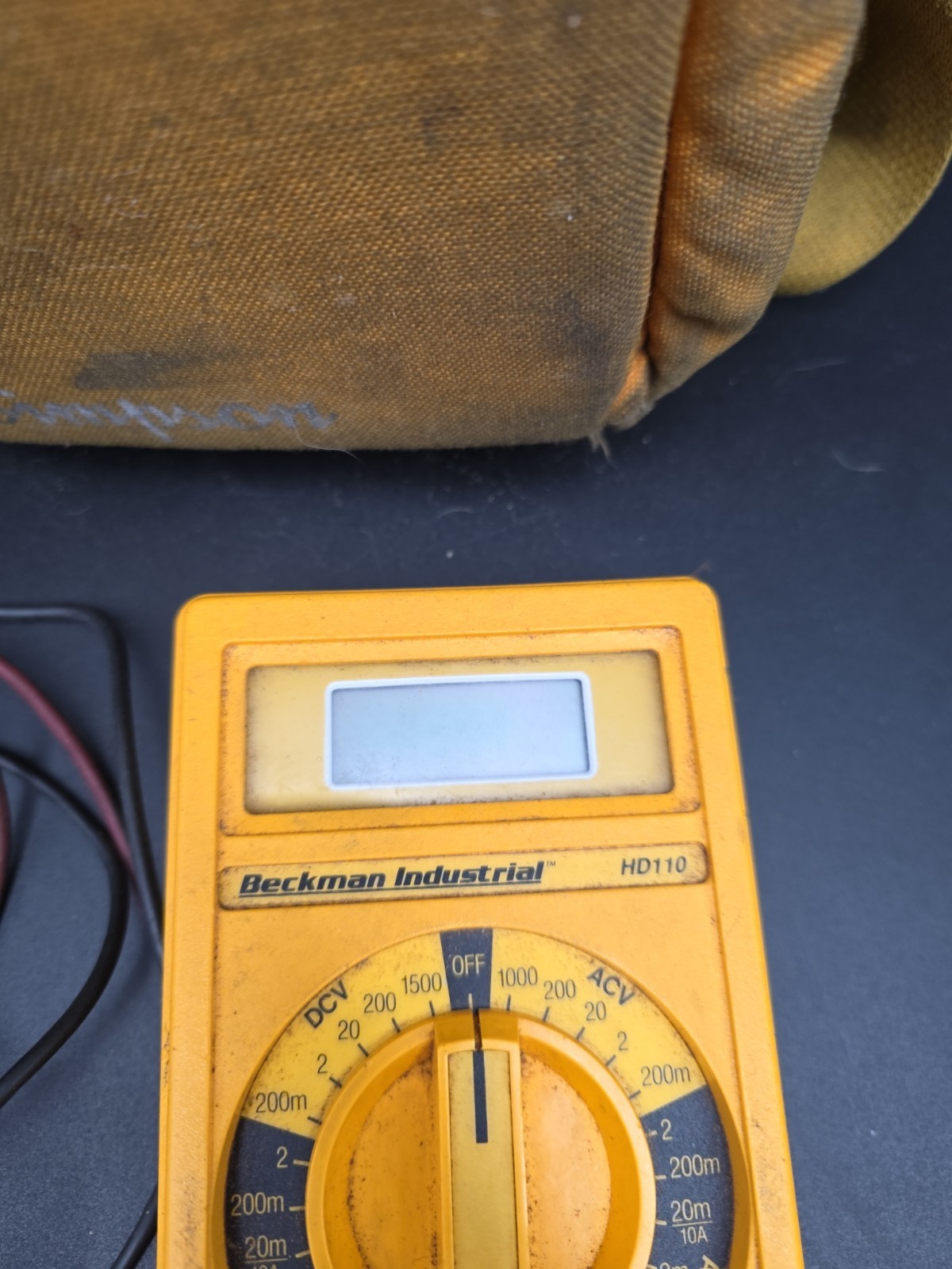 Beckman Industrial HD110 Digital Multimeter DMM w/ Leather Case Untested