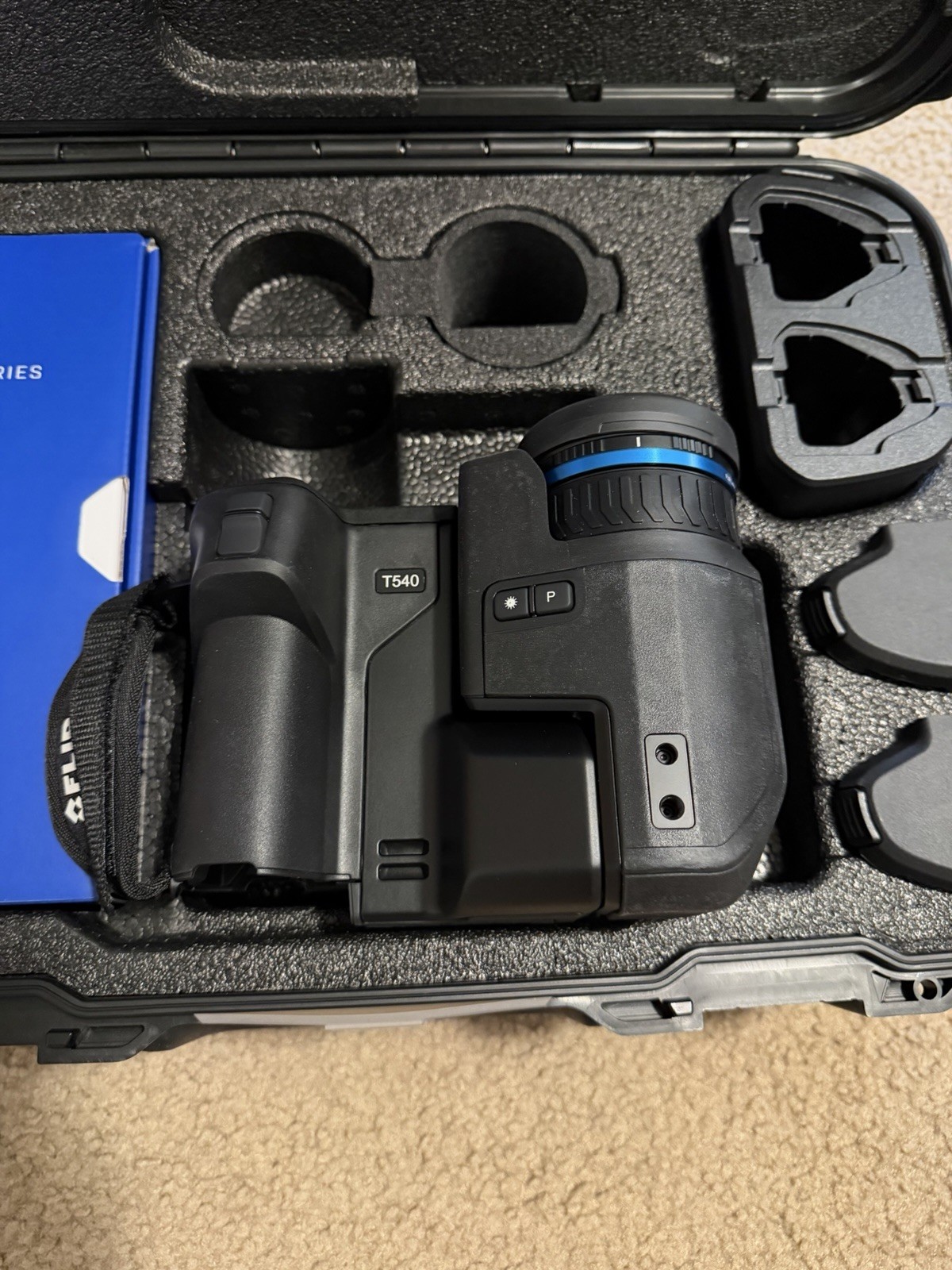 FLIR T540 Handheld Thermal Imaging Infrared Camera Kit w/ Hard Case