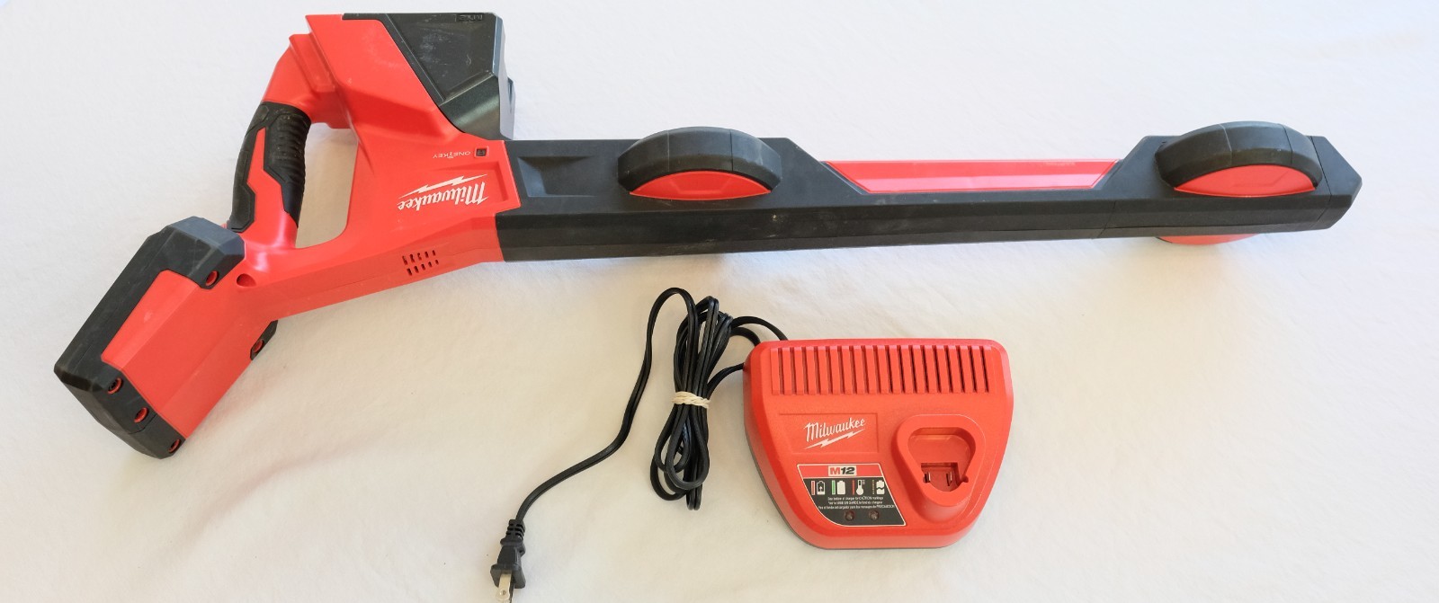 Milwaukee 2580-20 M12 Cordless Pipeline Locator – Used