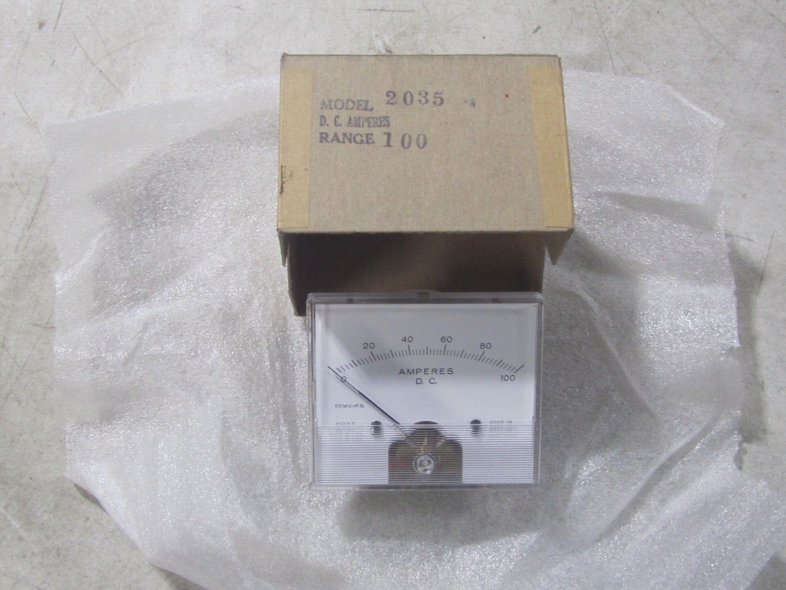 NEW Hoyt 2035 3.5″ Rectangular 0-100 DC Amperes Panel Mount Ammeter