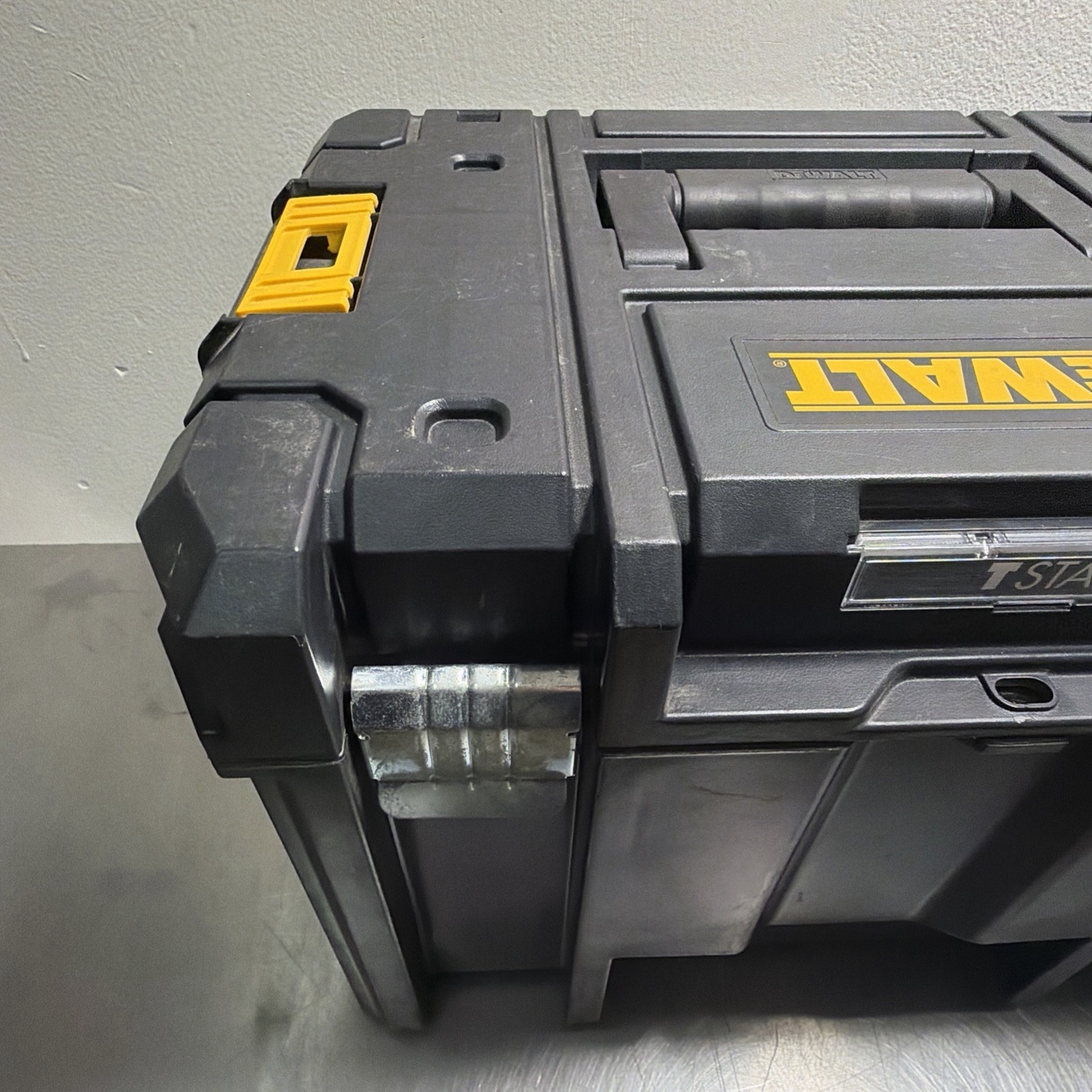 DEWALT DW080LGS 20V MAX Cordless Tool Connect Green Tough Rotary Laser Level Kit