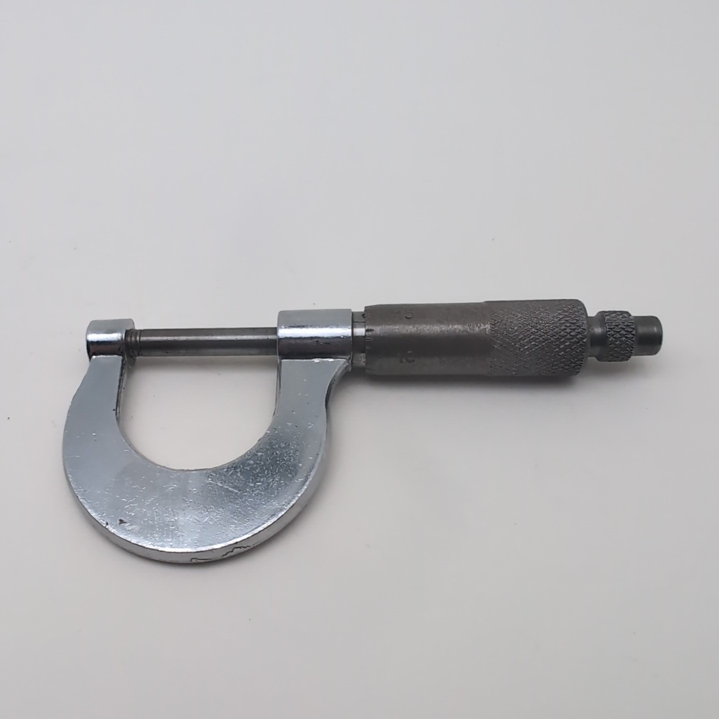 Vintage OUTSIDE MICROMETER 0-25mm Unbranded Nice 4.25″ S1