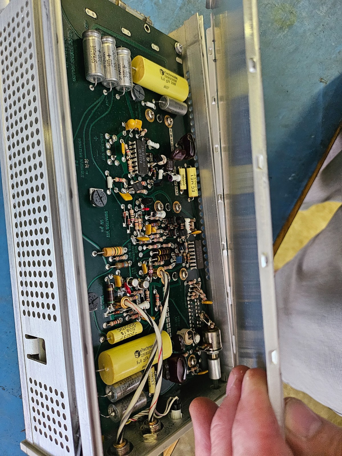 Tektronix PG-502 Pulse Generator – Has output, needs some work, sold AS-IS