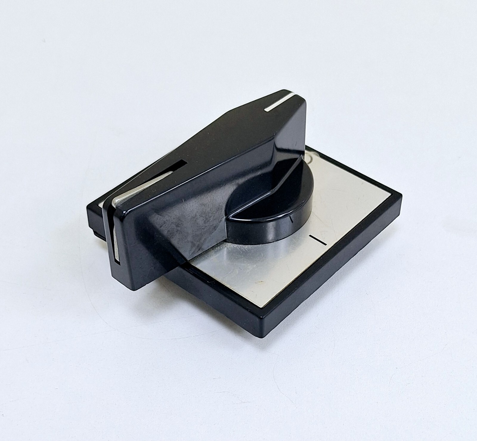 Siemens 8UC4 / 204-0LB01 MCC Type Handle Mechanism
