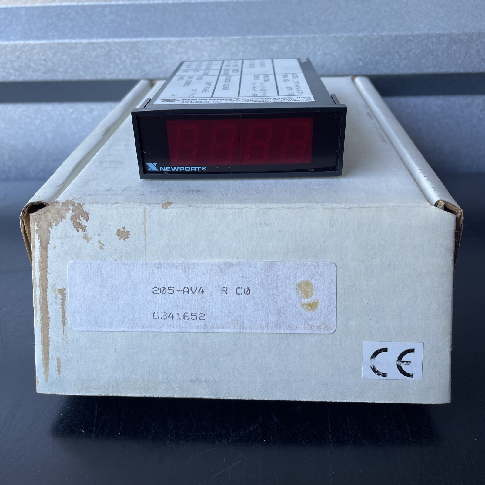 Newport 3 1/2 Digit Mini-Size DC Voltmeter 205-AV4-R-C0 new