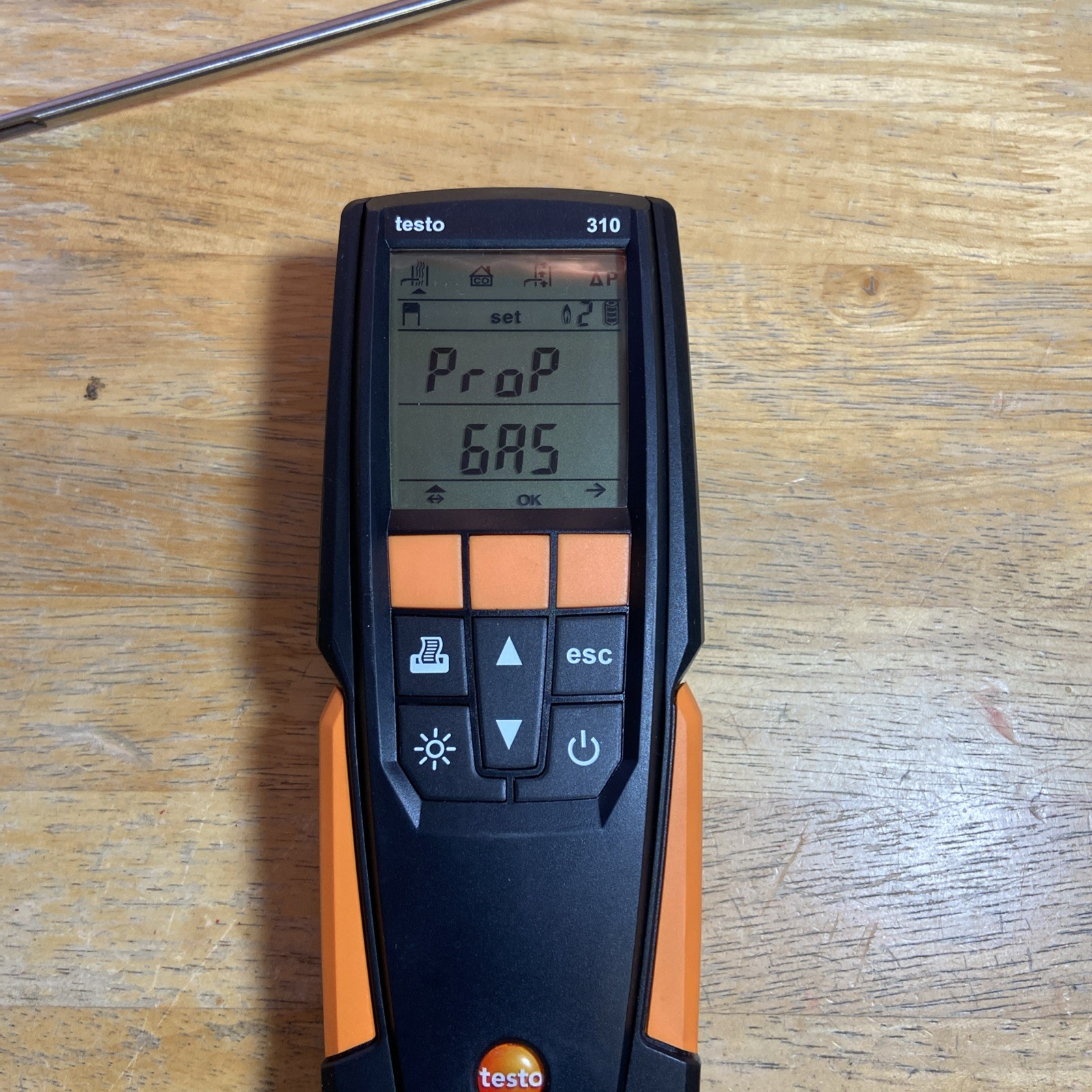 Testo 310 Residential Combustion Analyzer Kit, Black/Orange READ