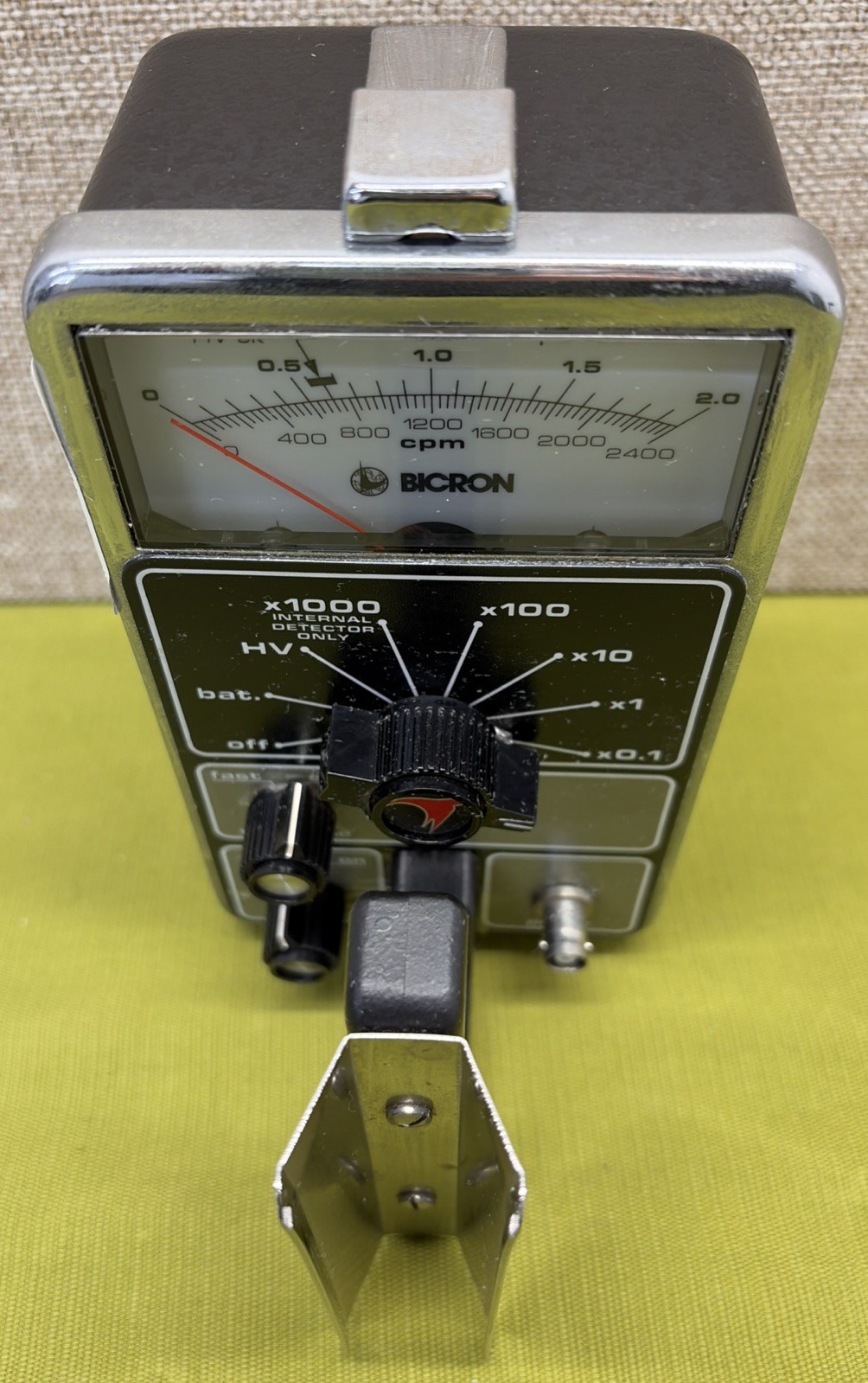 Bicron Surveyor 2000 Meter Geiger Counter
