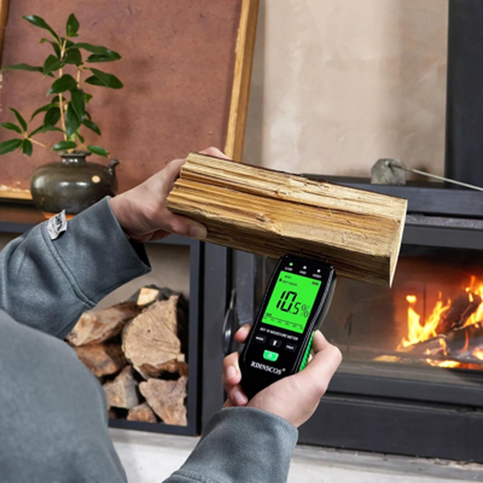 Digital Wood Moisture Meter for Firewood Lumber Walls Floor Humidity Tester with