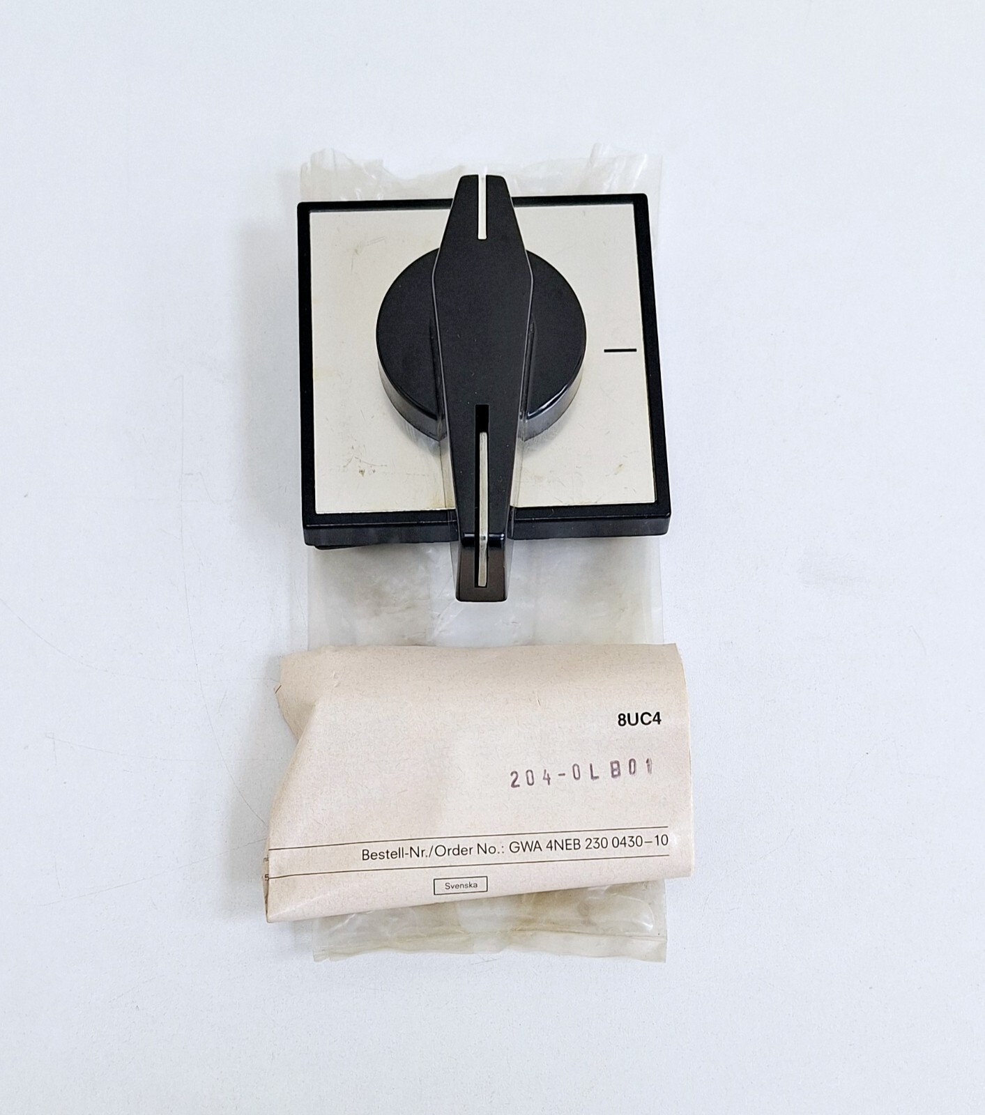 Siemens 8UC4 / 204-0LB01 MCC Type Handle Mechanism