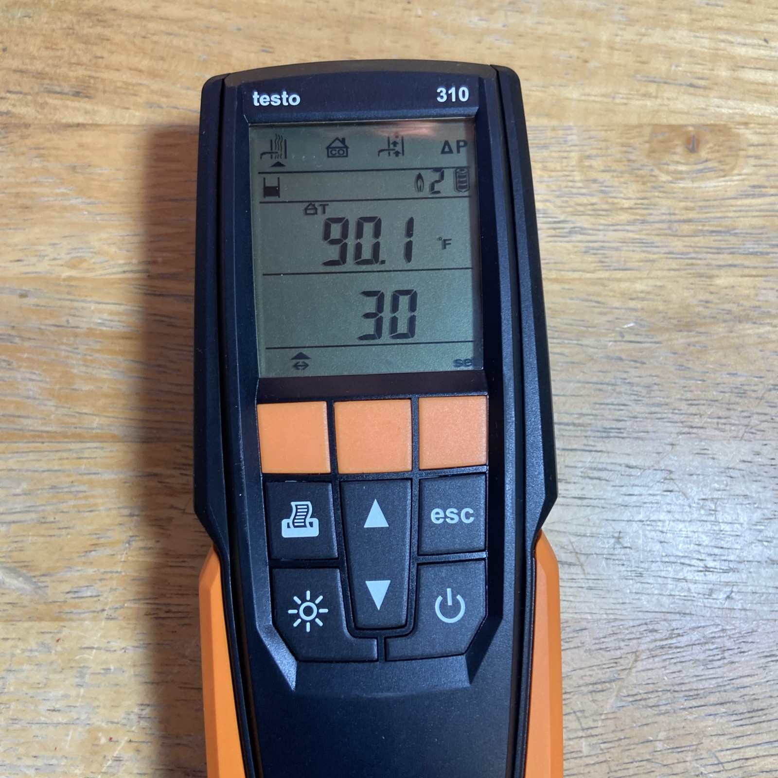 Testo 310 Residential Combustion Analyzer Kit, Black/Orange READ
