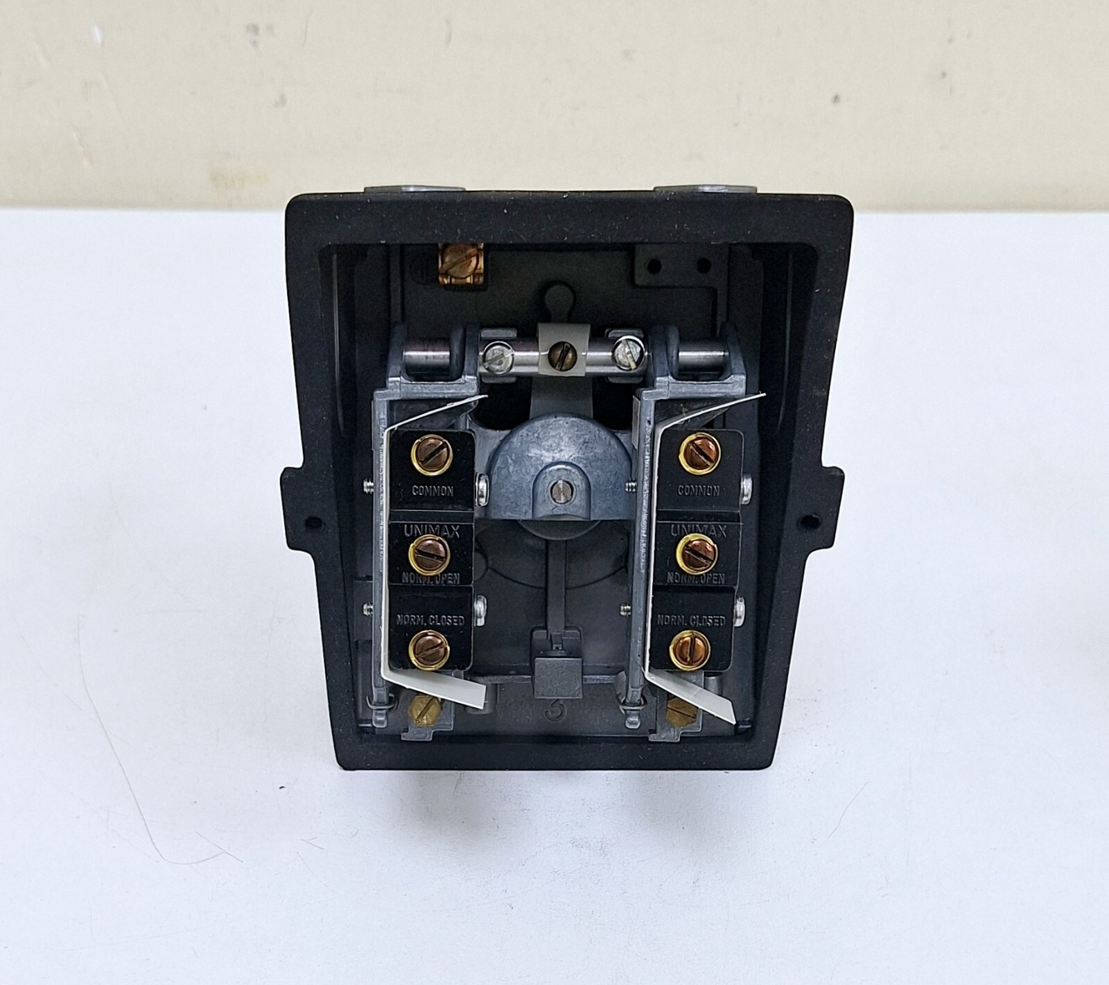 United Electric C402 / 120 Pressure Switch C402-120
