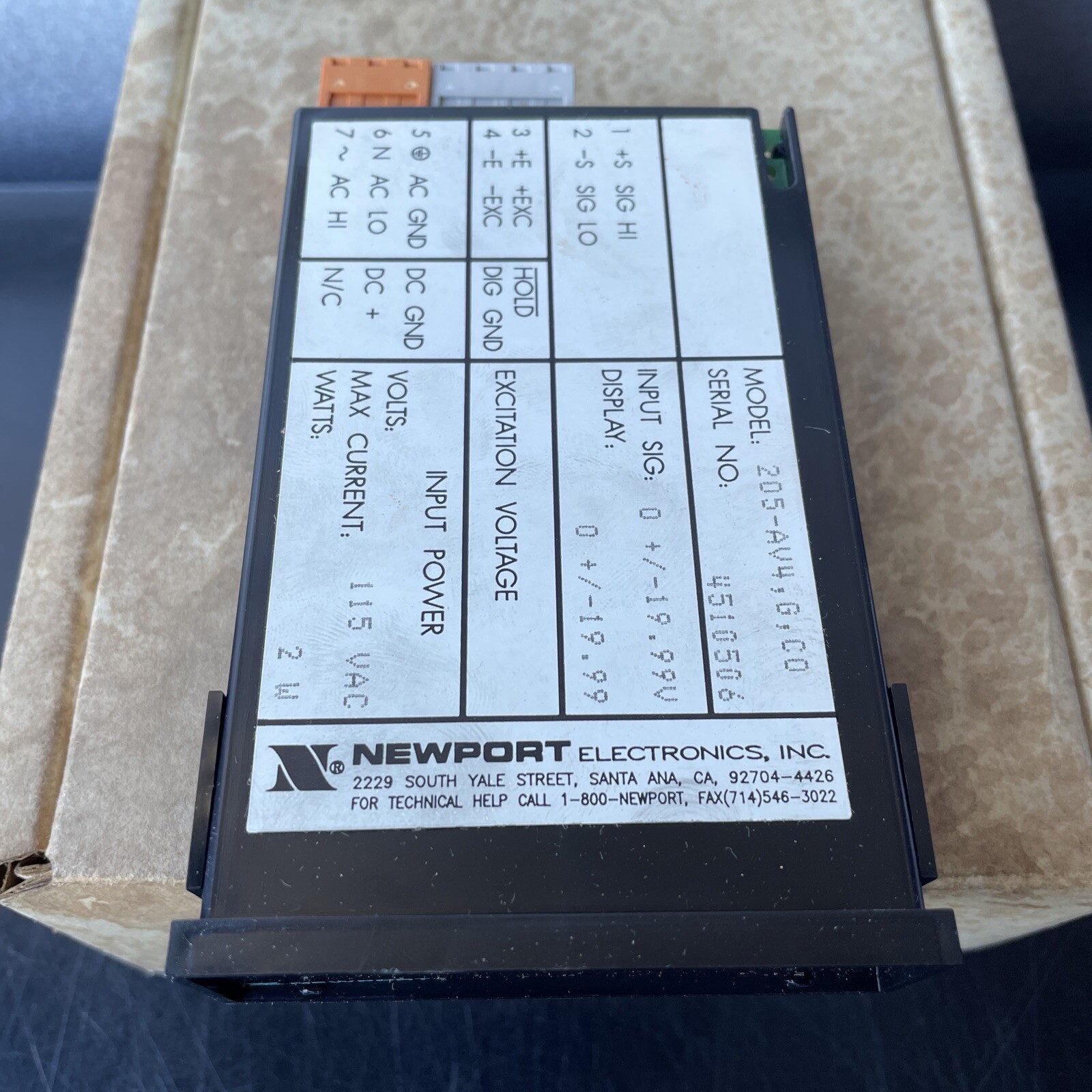 Newport 3 1/2 Digit Mini-Size DC Voltmeter 205-AV4-G-C0 new