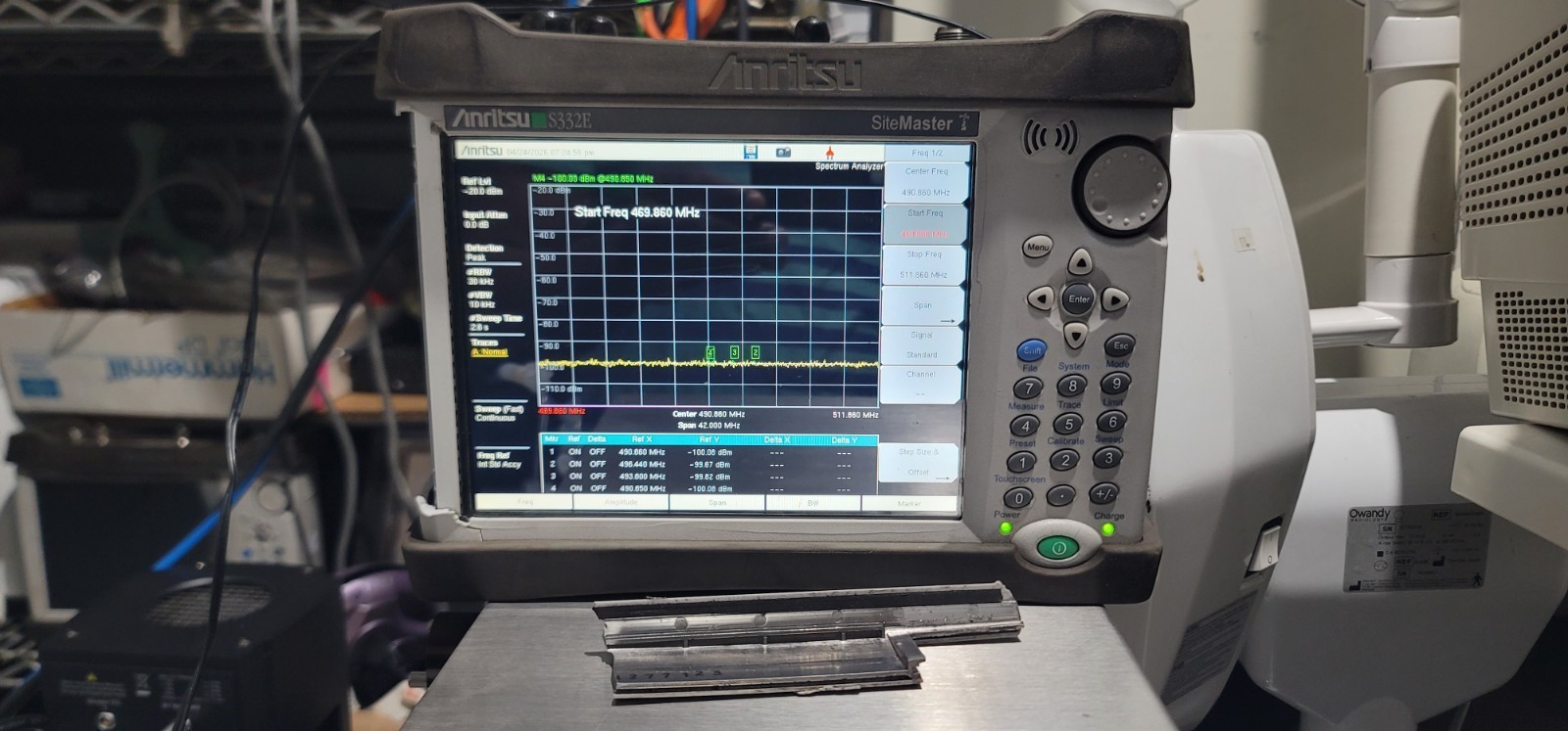 Anritsu S332E Cable and antenna analyzer Spectrum analyzer Touchscreen