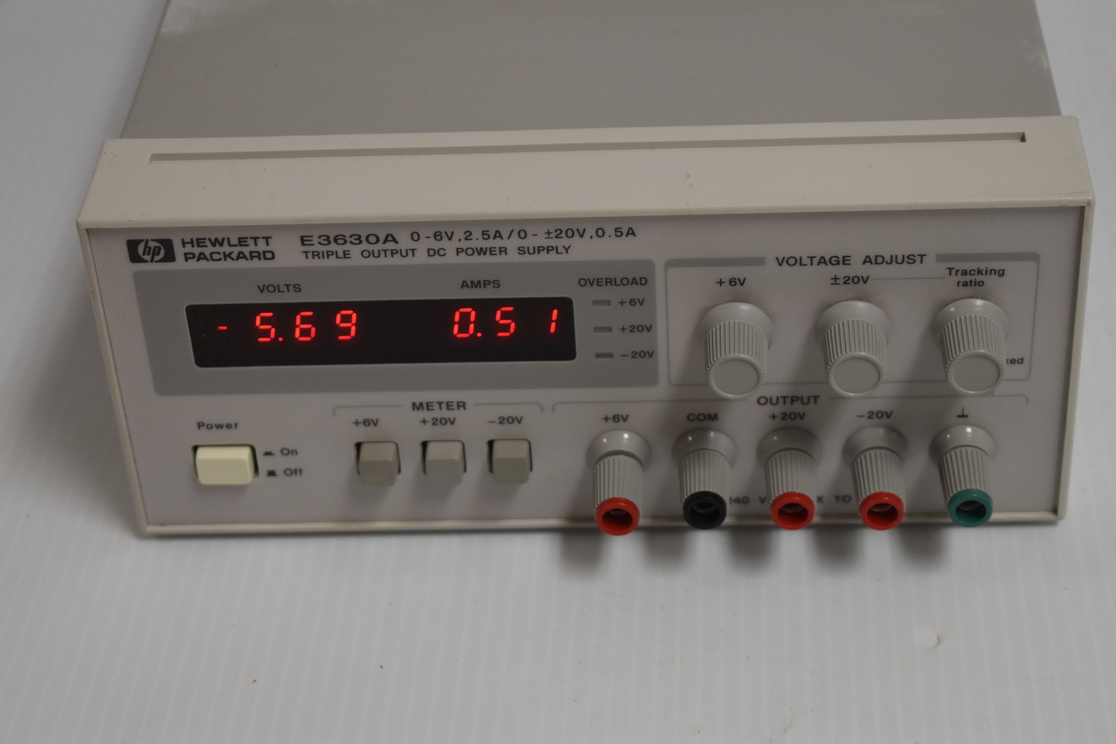 Hewlett Packard E3630A Triple Output DC Power Supply +/-20V .5A (OVF64)