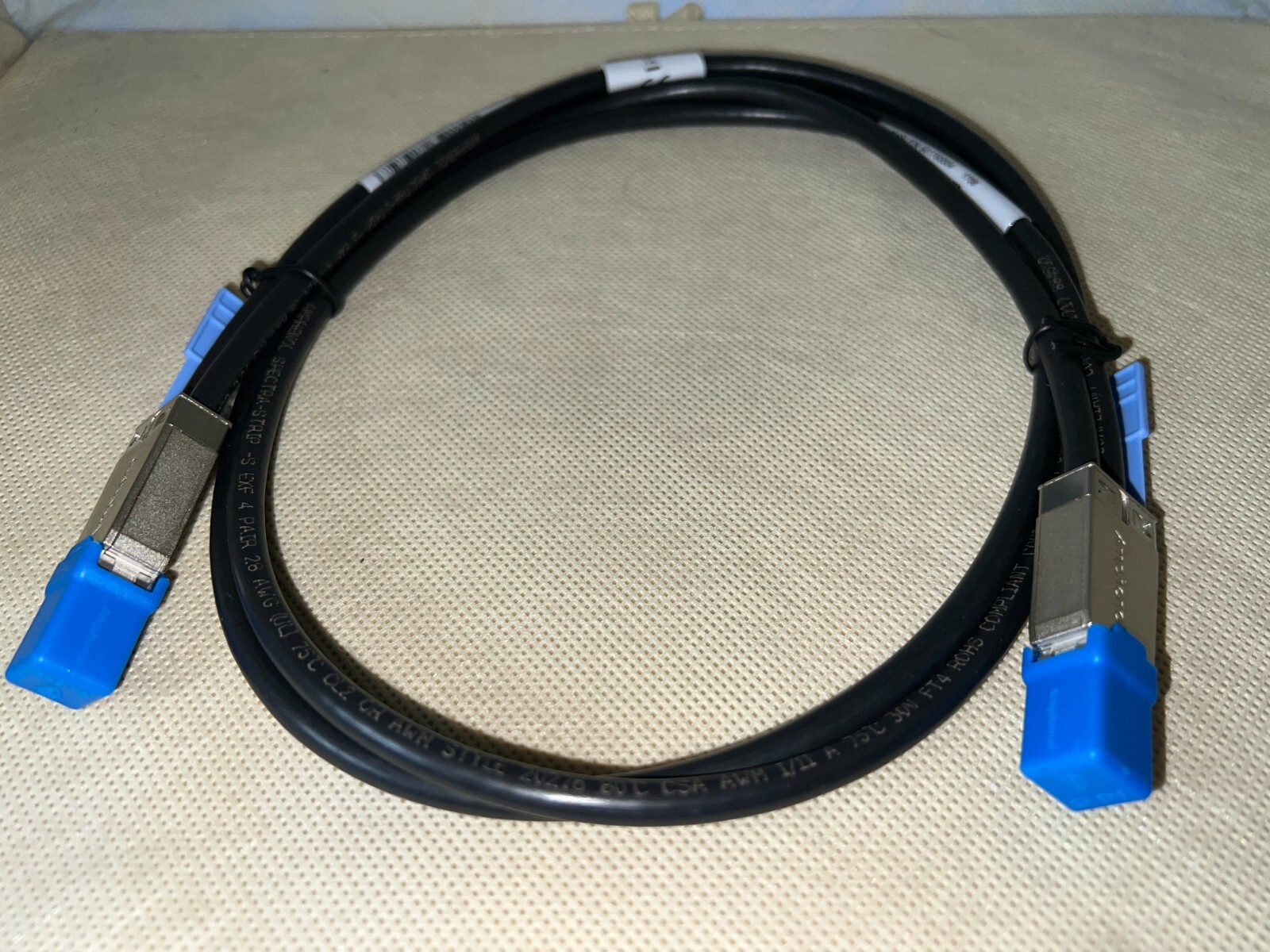 Amphenol 601760004 12Gb HD Mini-SAS Cable Assembly