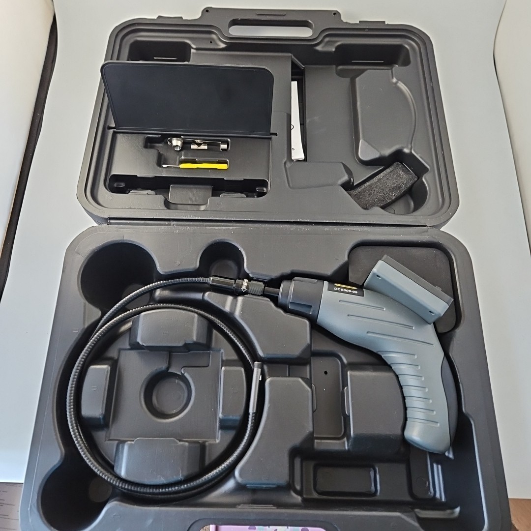 General – Camera Borescope 3.5 In. Screen & 9mm Probe DCS300-09