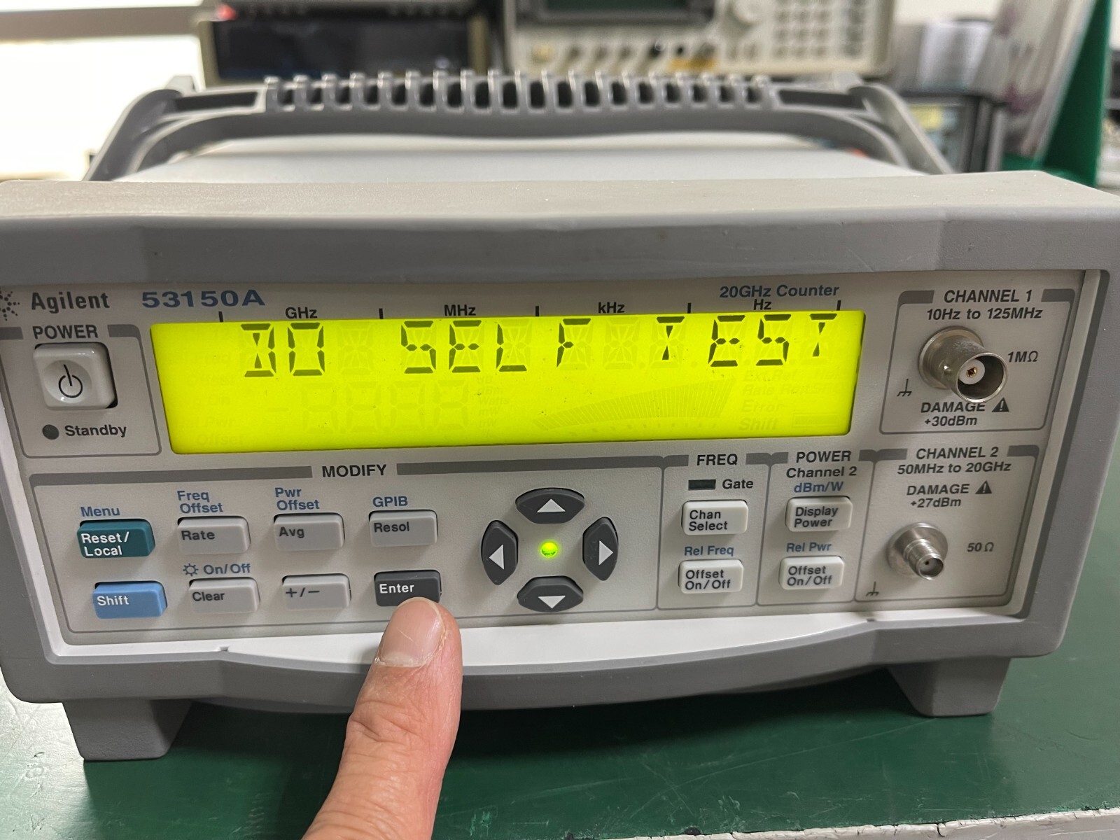 Agilent Keysight 53150A 10Hz-20GHz CW Microwave Frequency Counter _1096