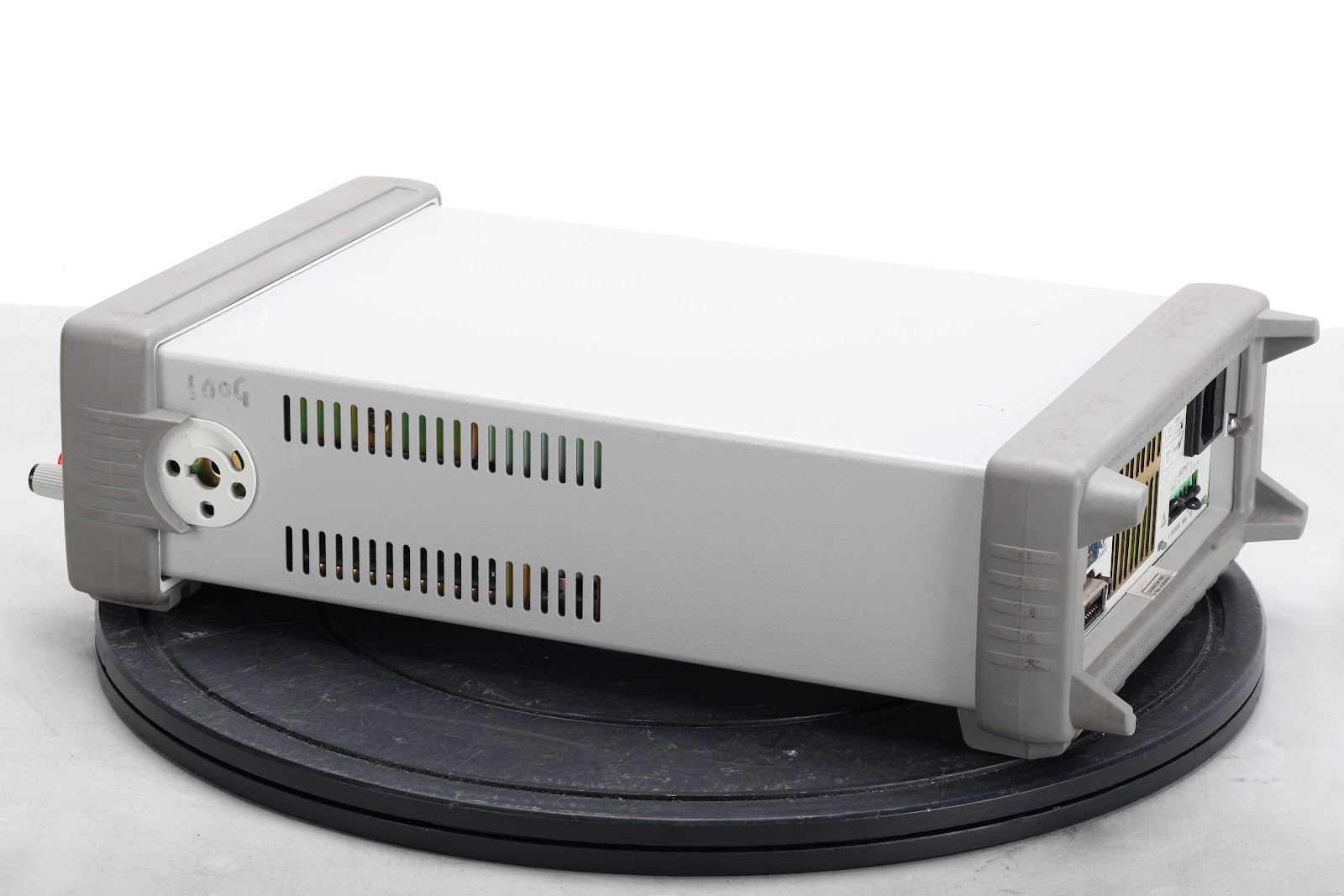 Agilent E3642A 0-8V,5A / 0-20V,2.5A DC Power Supply – AS IS For Parts