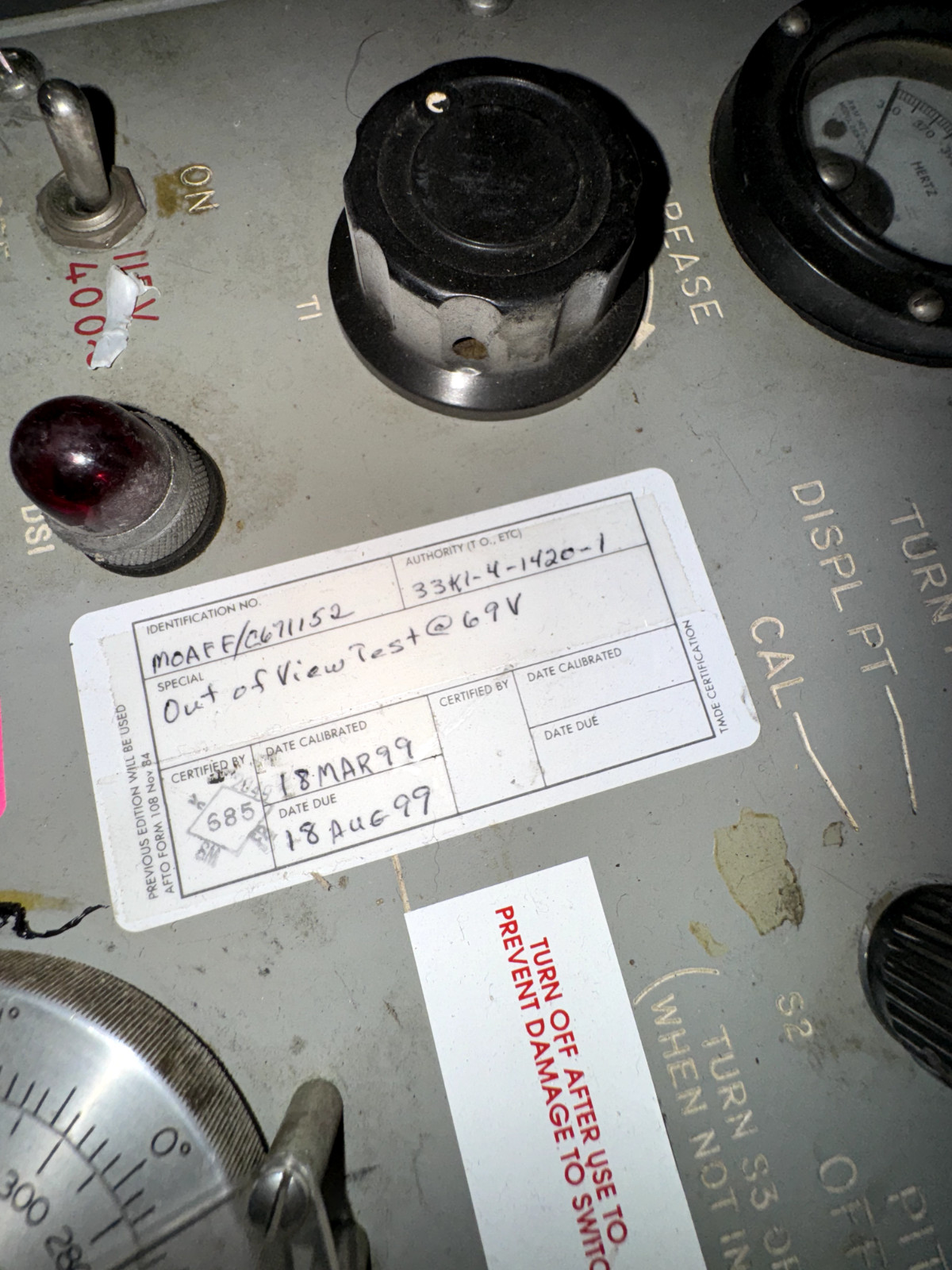 TEST SET UNIVERSAL ATTITUDE INDICATOR