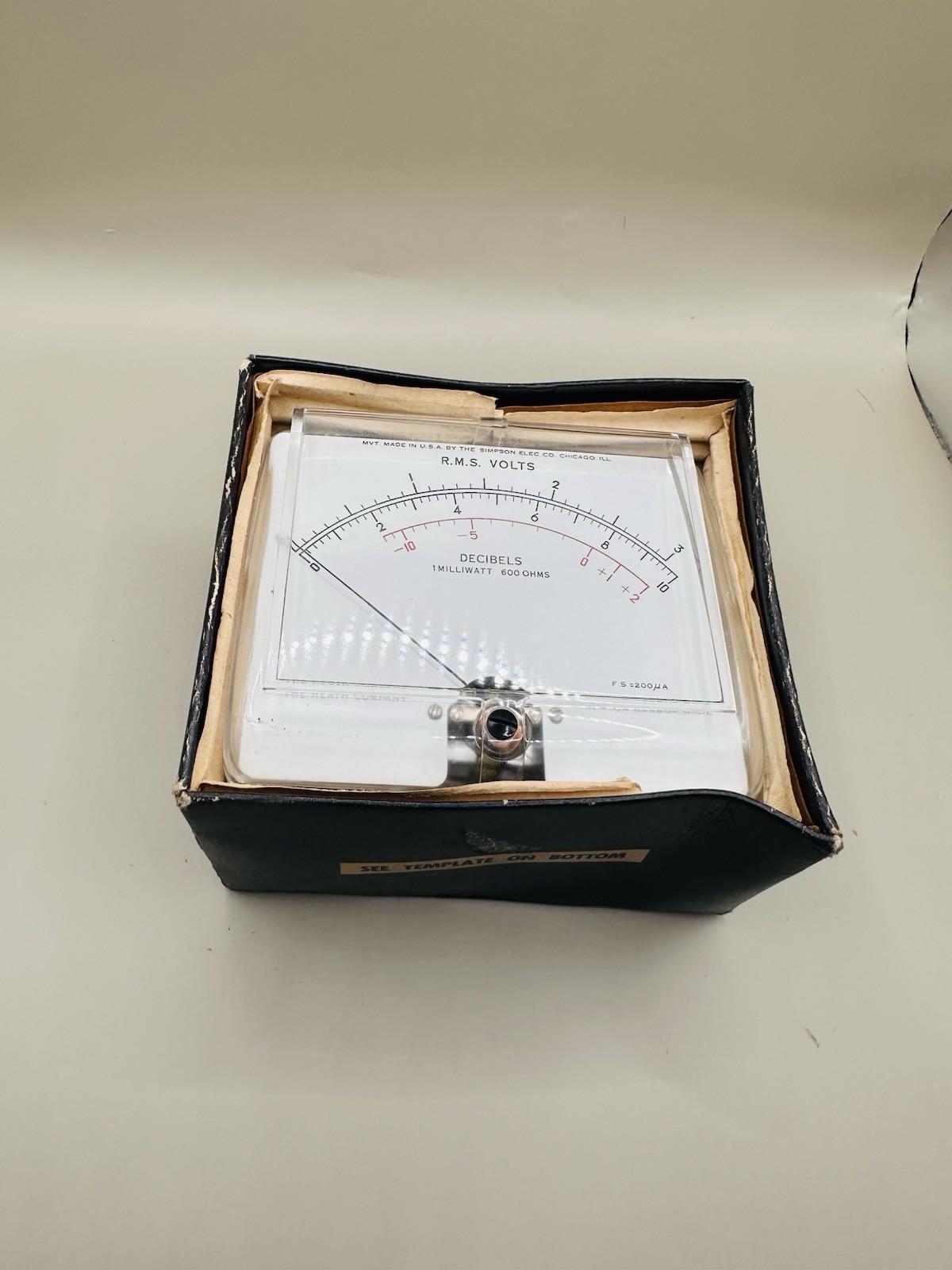 NOS Heathkit Simpson 4.5″ Rectangular Panel Meter RMS Volts DB 200uA 1329 W/ Box