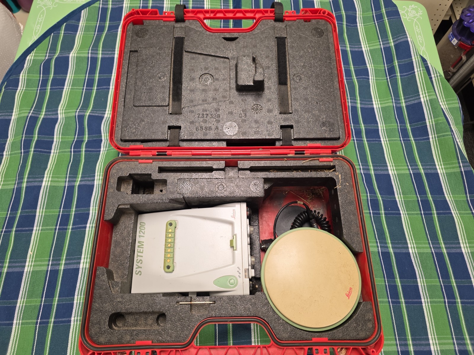 Transport Case Leica System 1200 includes untested 1200 and 1202 GPS Antenna